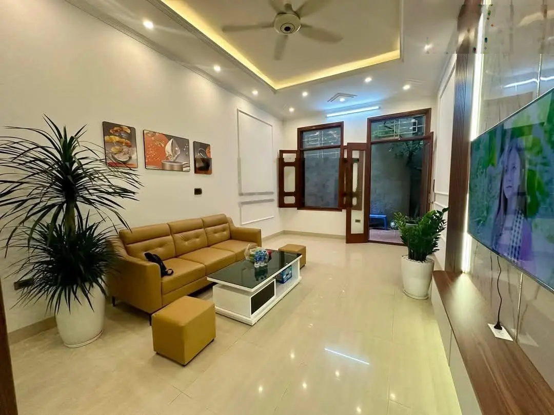 Bán nhà phố Bùi Xương Trạch, 50m2, 5T mặt tiền 4m sổ đẹp ở luôn, ngõ ba gác thoáng, sân rộng để xe.