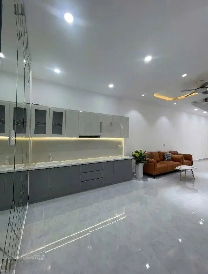 Bán căn nhà 92m2 giá tốt đường Hồ Bá Phấn, Q9 cũ