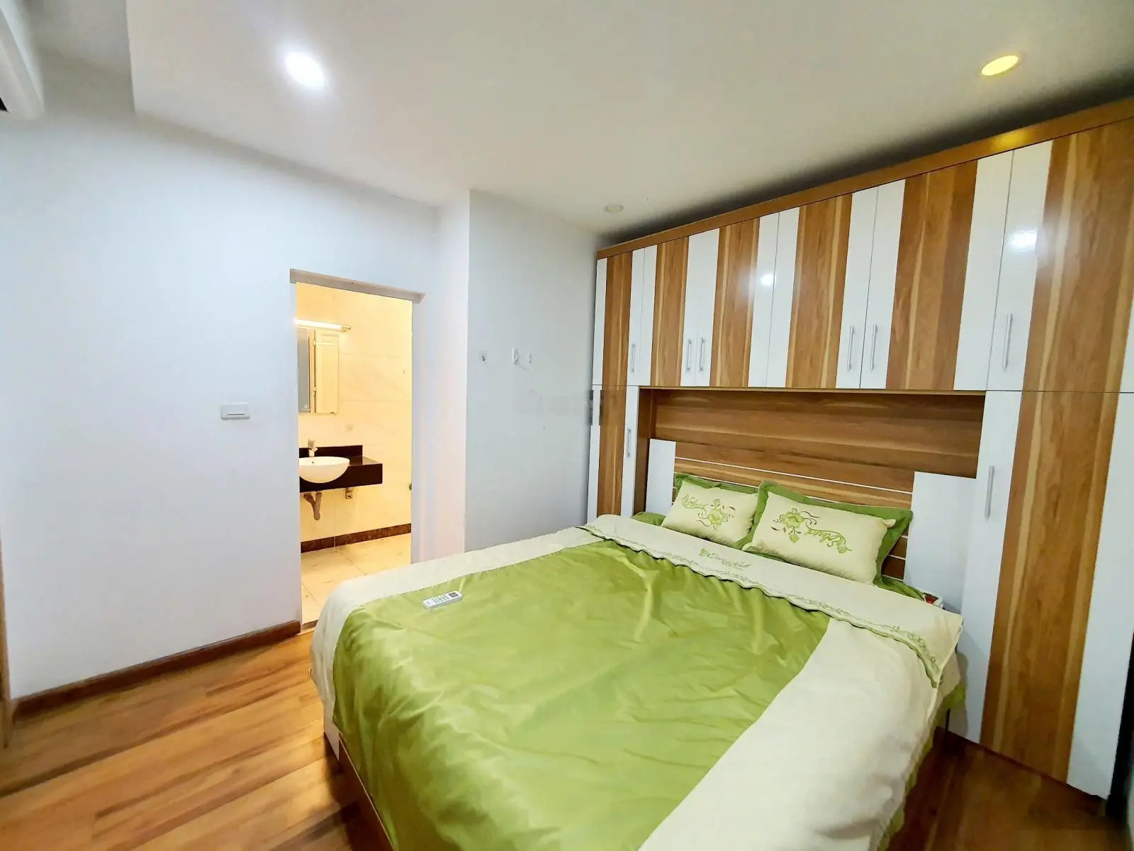 Bán căn hộ Viglacera TP Bắc Ninh 3 phòng ngủ 81m2 giá 3.3 tỷ. Lh: 0912 344 ***