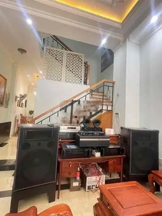 NHÀ MỚI Ở NGAY NGUYỄN VĂN QUỲ, 60M2,4T, SHR, FULL NỘI THẤT CAO CẤP.