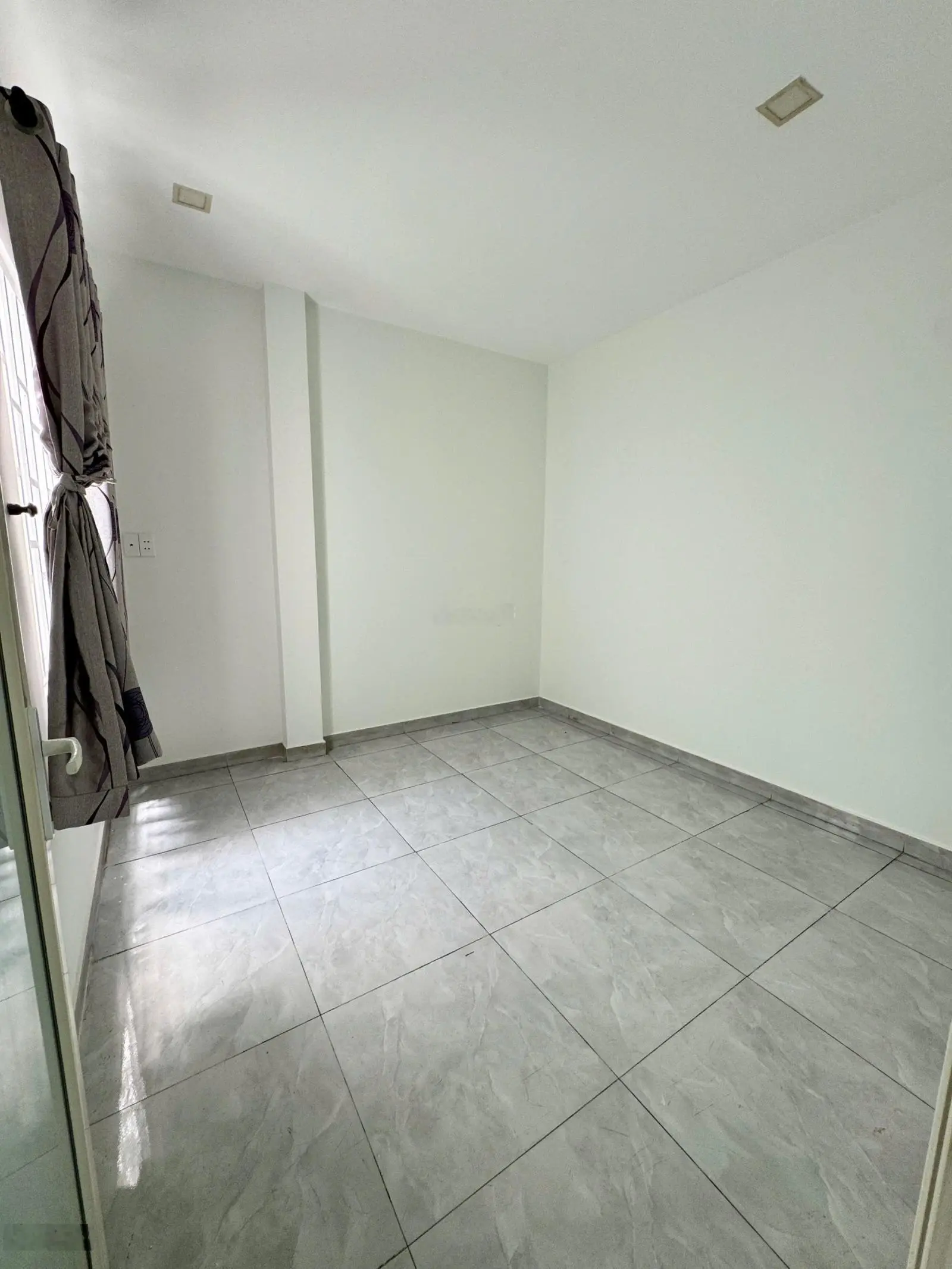 Siêu phẩm! Bán nhà mặt tiền kinh doanh ngay chợ 3 lầu 5x20 công nhận 96m2 giá chỉ 27tỷ5