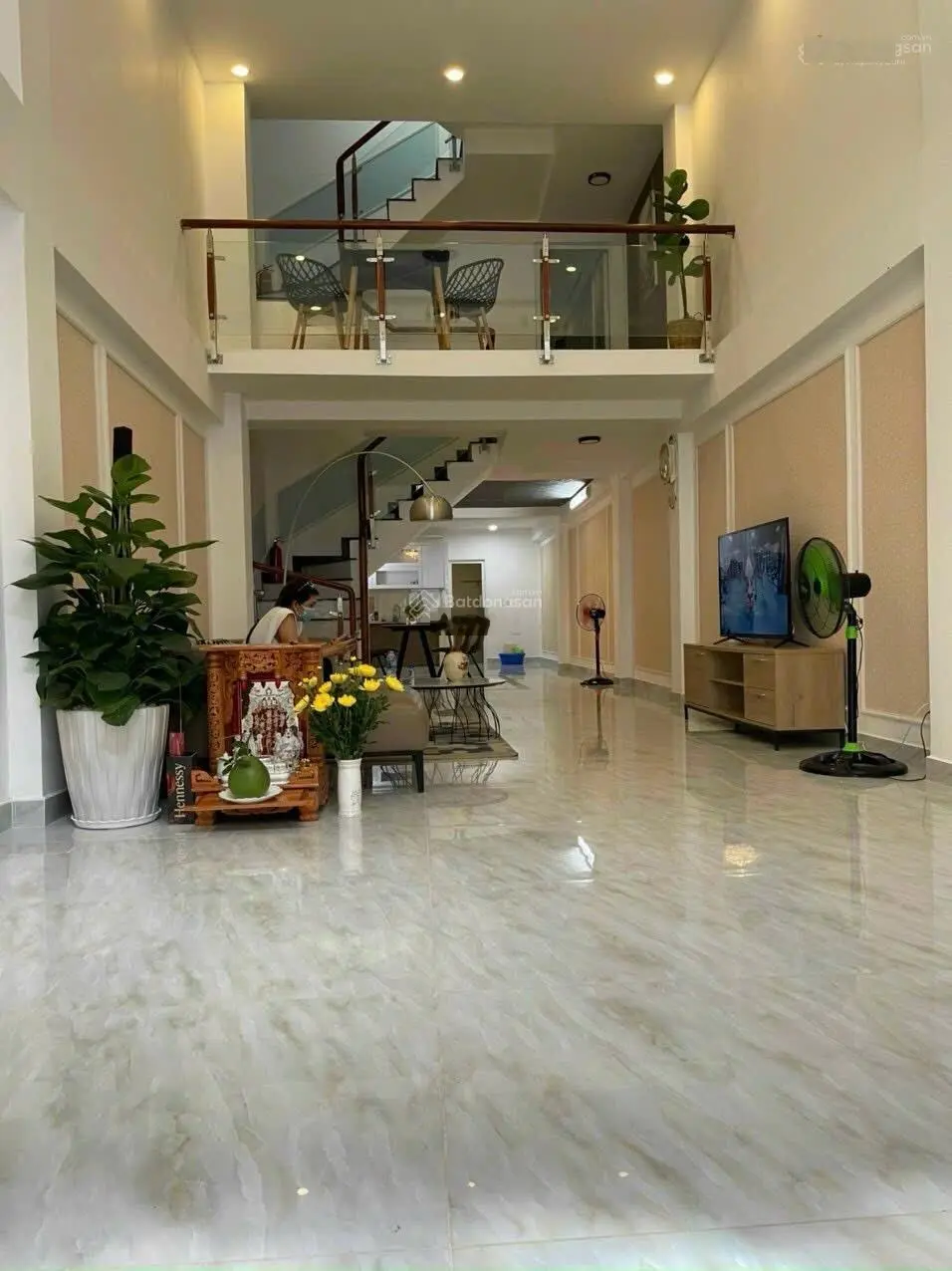 CHỦ HẠ 500Triệu BÁN GẤP NHÀ LÊ TUNG, Q.11 ngay SVĐ PHÚ THỌ, HẺM KINH DOANH 6M, Cho Thuê 20tr/tháng