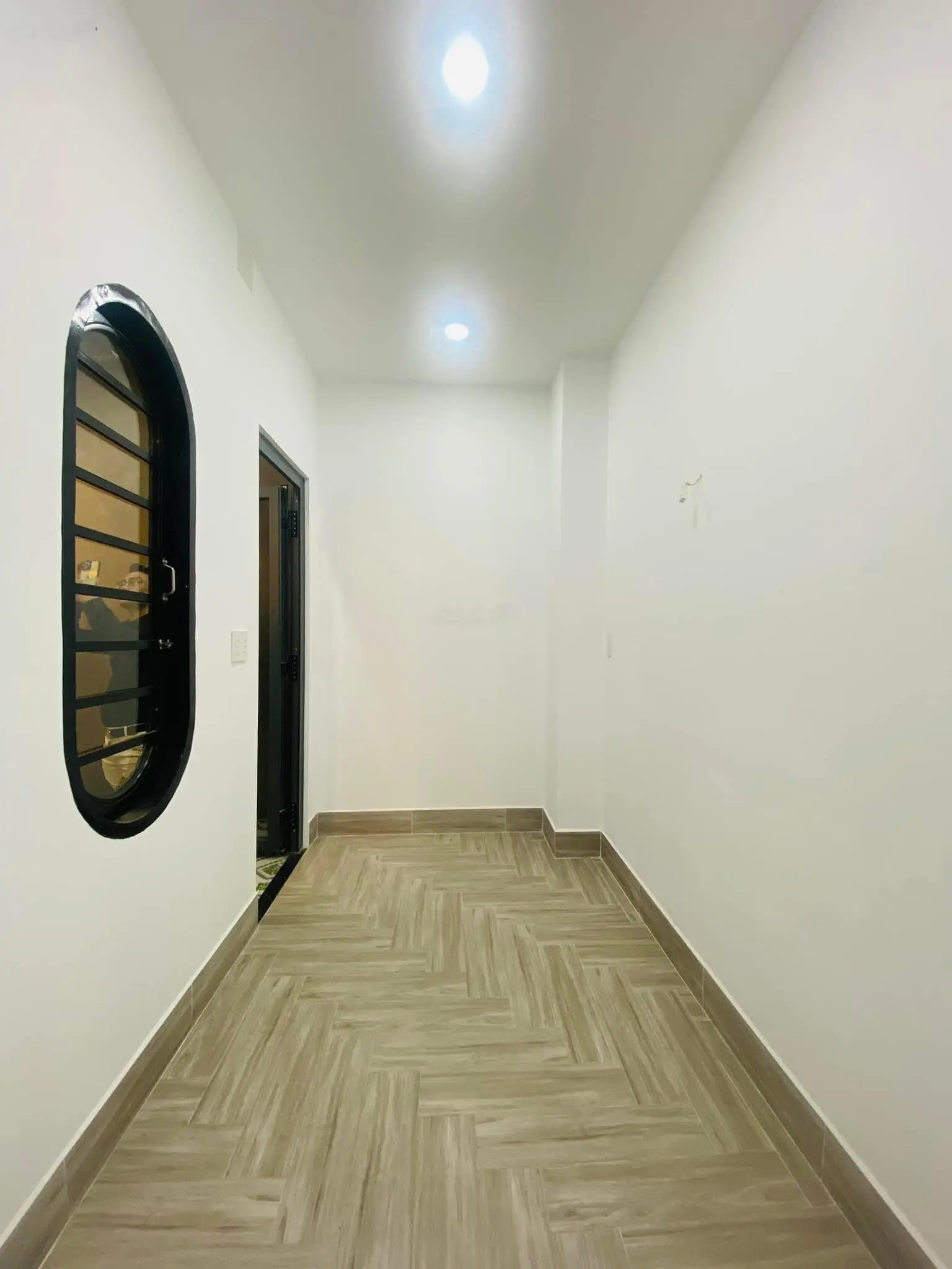 Nhà Tô Hiến Thành P15 Q10 DT 59.7m2, đang cho thuê 18tr/tháng. Sổ sẵn hoàn công đầy đủ