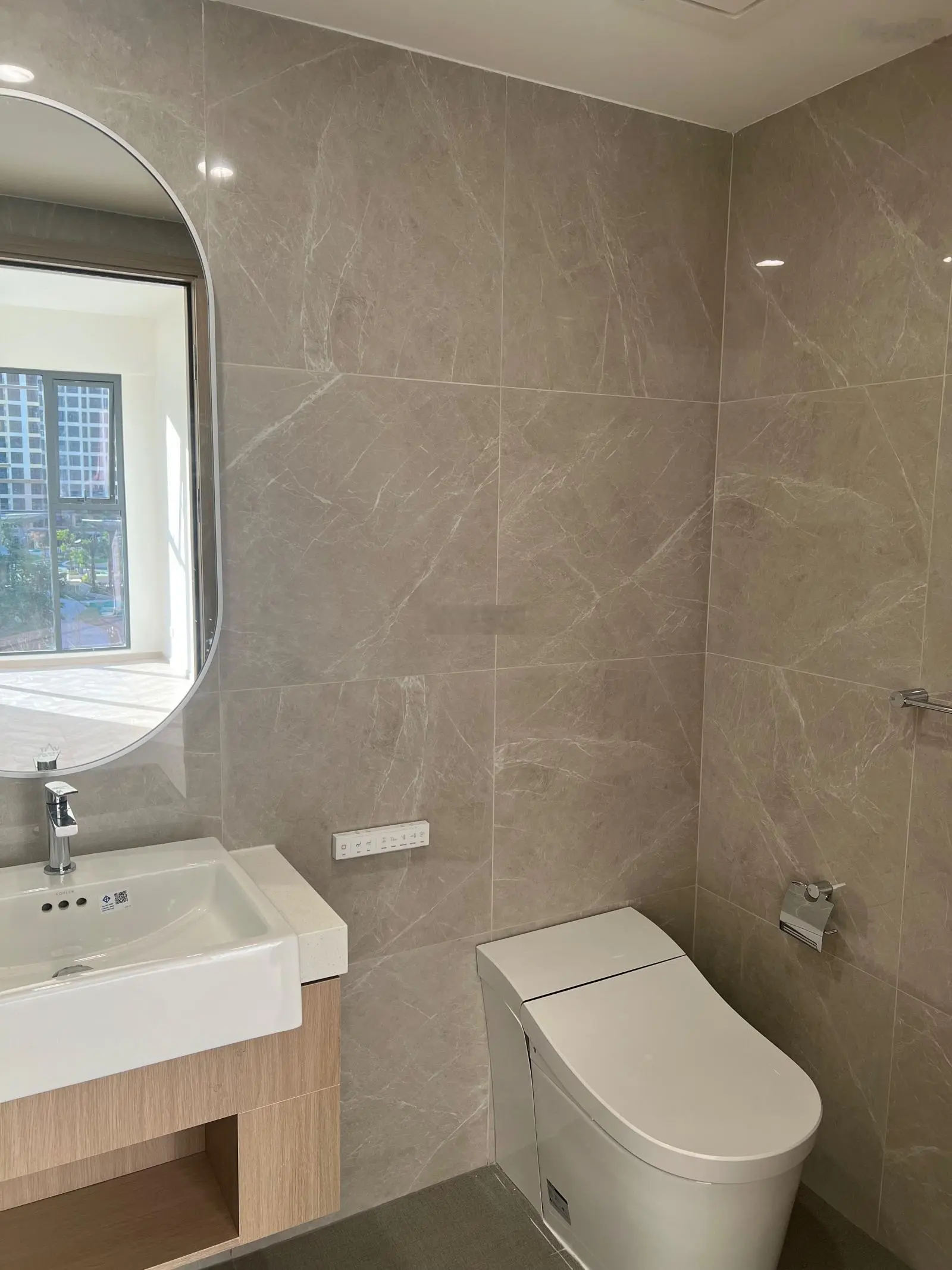 Chính chủ bán gấp 2PN Masteri Centre Point, lỗ 3,9 tỷ view hồ bơi mát mẻ 0918 587 ***
