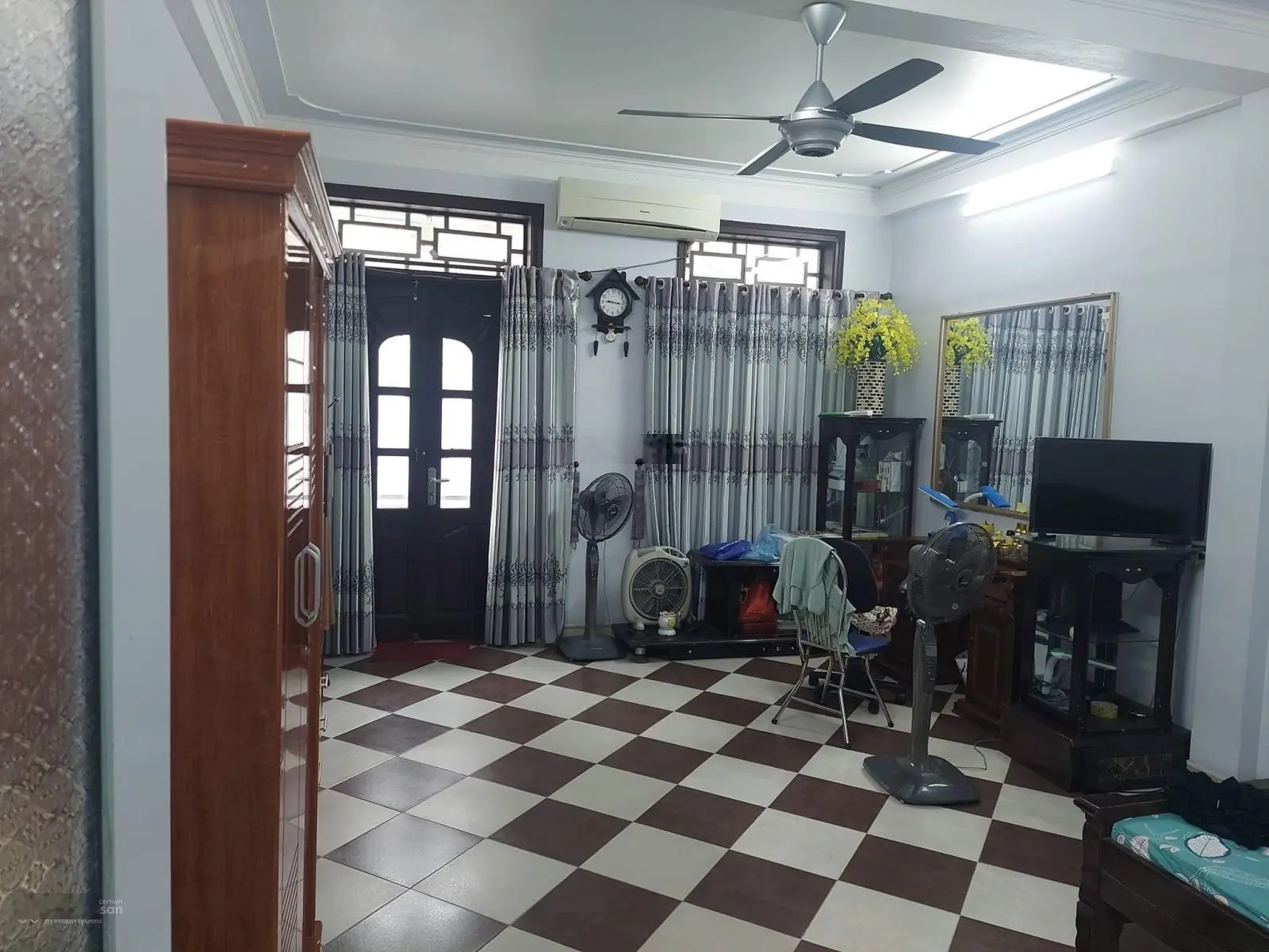 Nhà riêng 60m2 mặt tiền 4,5m. Vị trí đẹp gần trung tâm y tế dự phòng, trường C1,2. Quang Trung