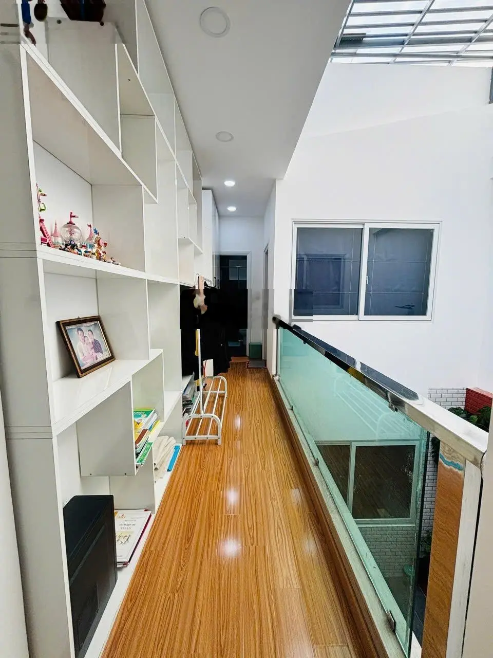 Chị chủ định cư bán gấp nhà 1 trệt 1 lửng mới xây, hoàn công 110m2 (4,5x 25m) nhựa 5m giá 4,6 tỷ