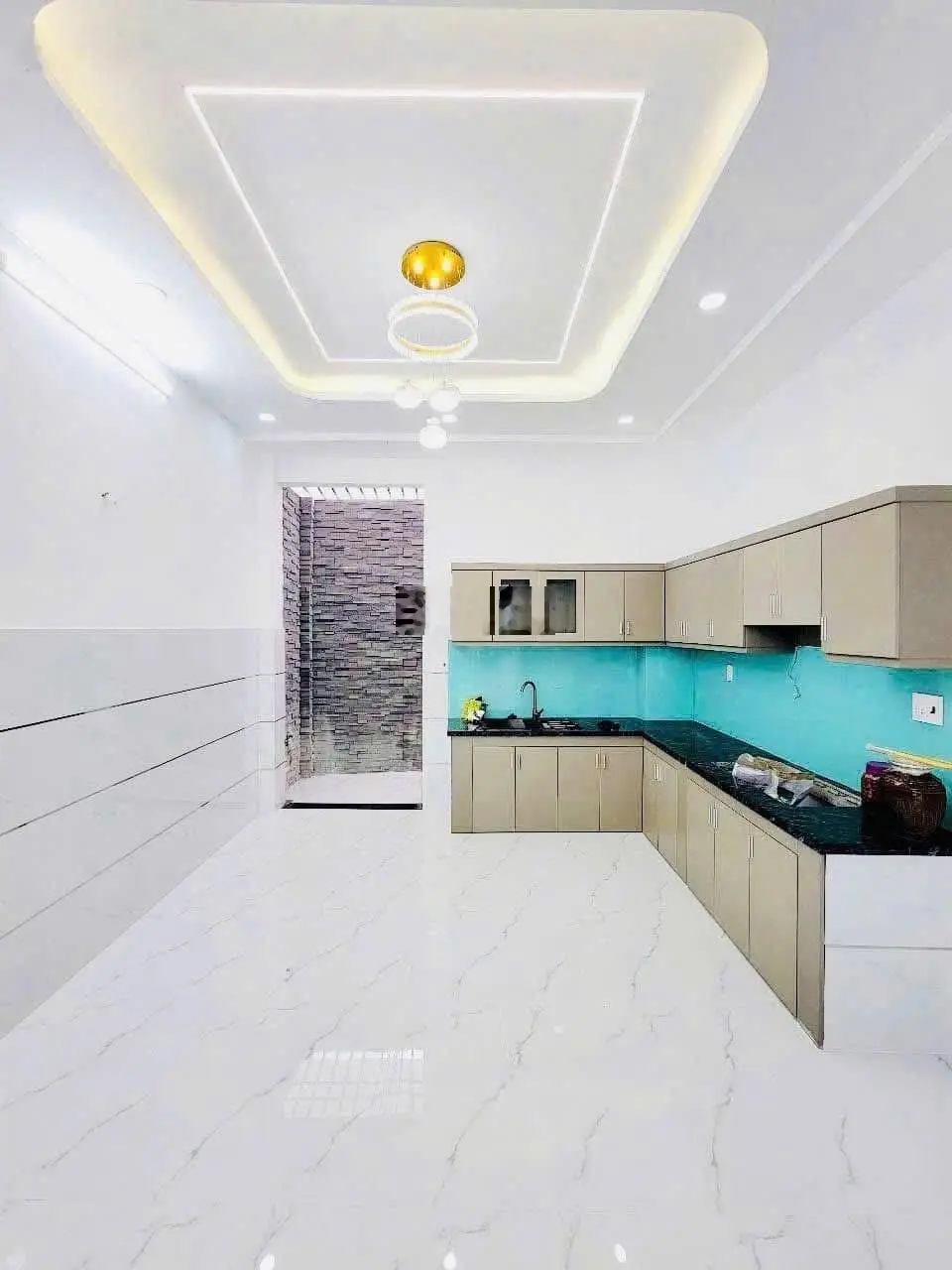 Nhà đẹp 4 phòng ngủ - cách chợ 200m - đường Bình Trị Đông