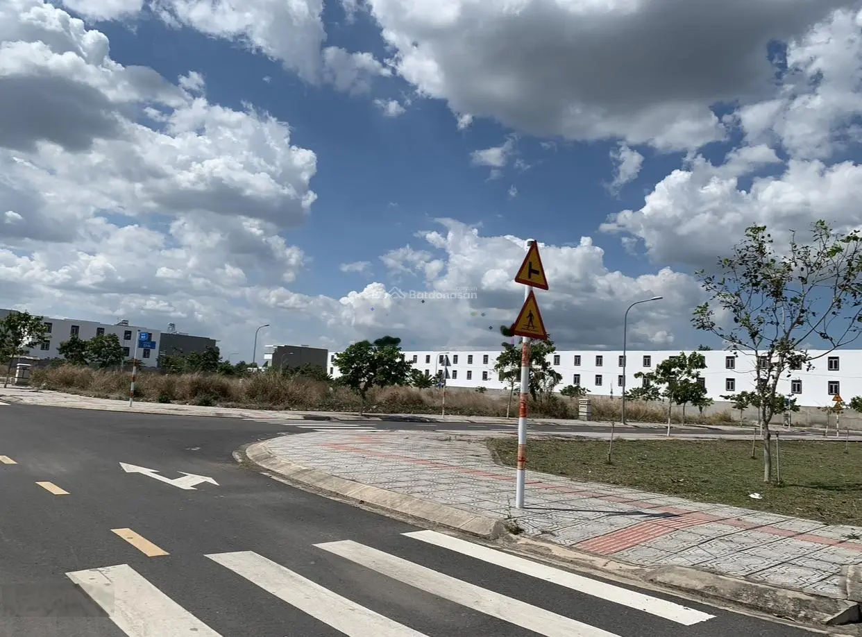 Bán đất đối diện trường học khu đô thị Bàu Xéo giá 1.550 tỷ