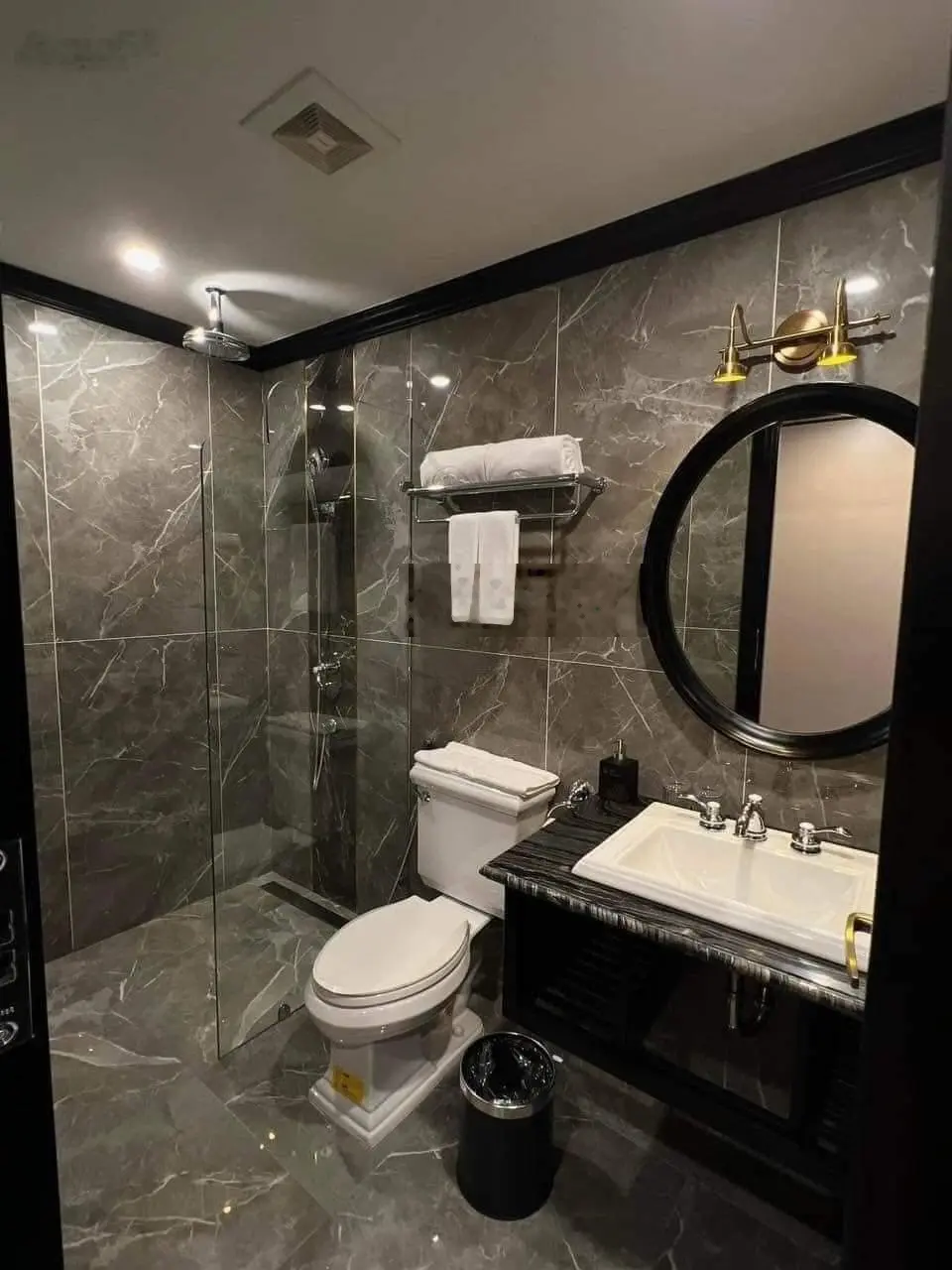 Chính chủ có tuổi giờ ko kinh doanh nữa và muốn bán nhà dt 82/86m2