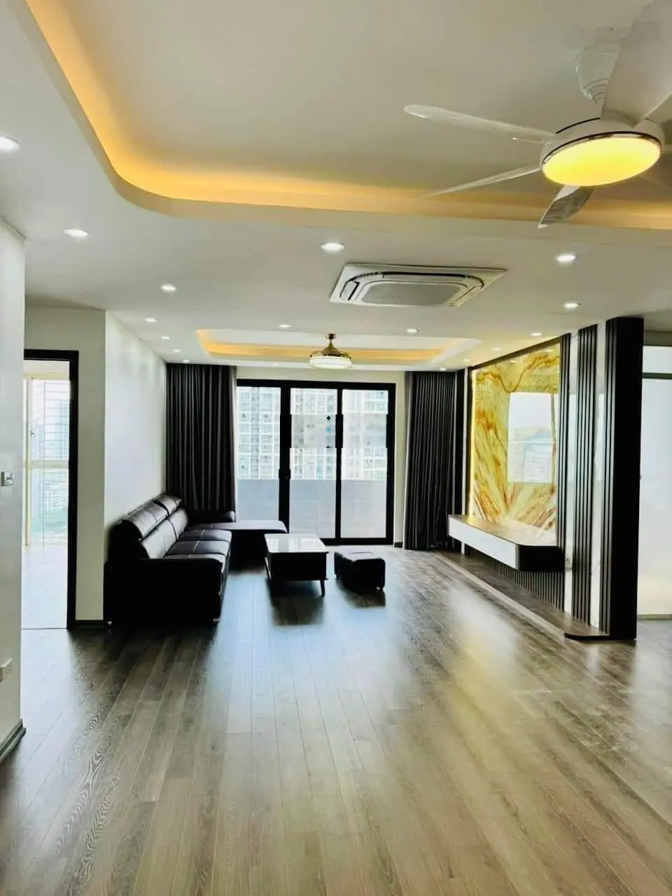 Chính chủ gửi bán căn 153m2 tại chung cư FLC Landmark Lê Đức Thọ. LH 0336 426 ***