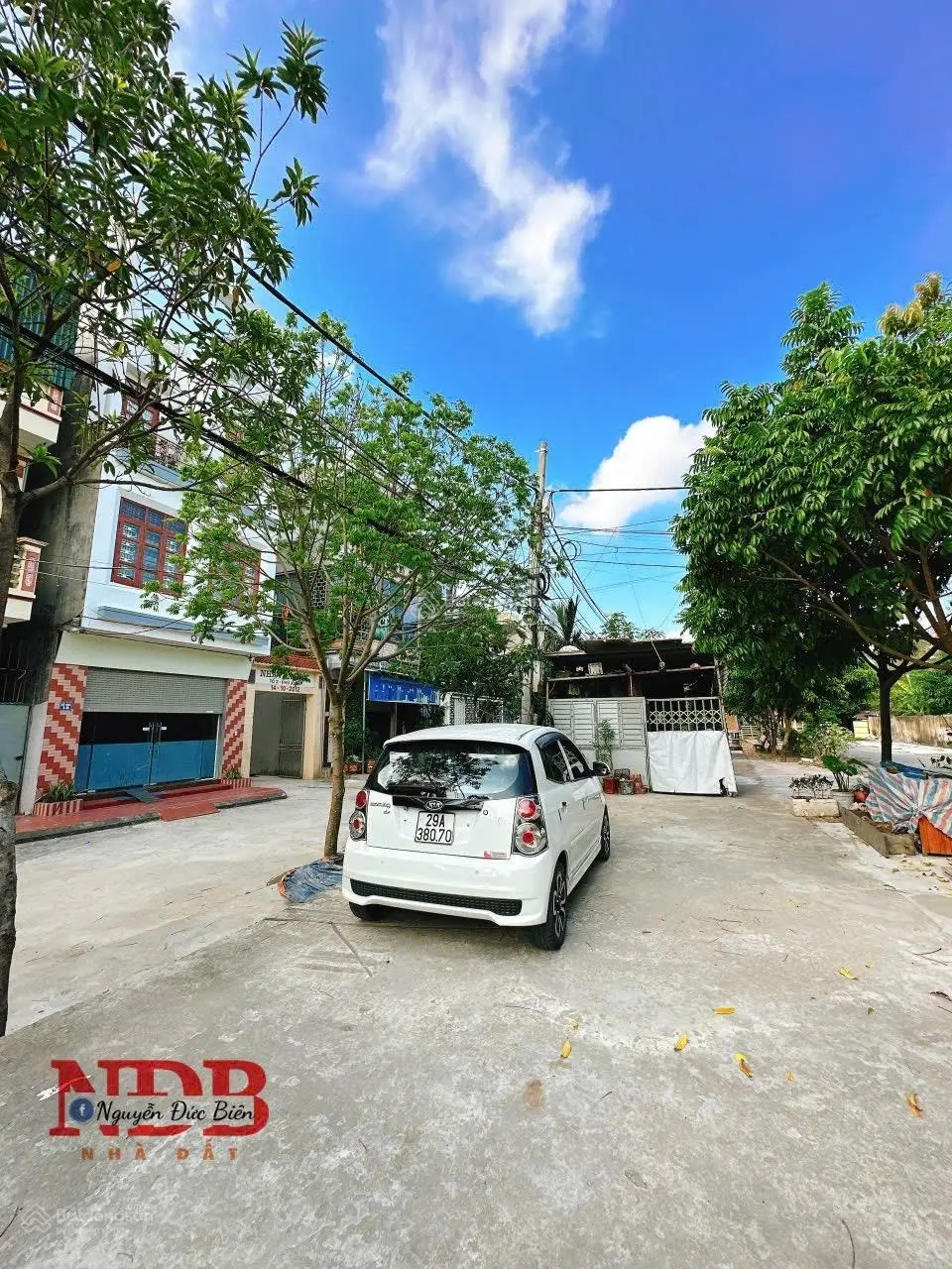 Bán nhà 3,5 tầng (lô góc) (nhà dân xây kiên cố chắc chắn cực đẹp)