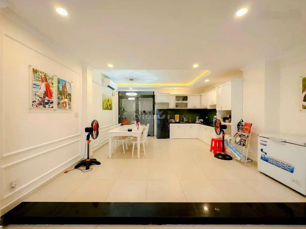 BÁN CĂN NHÀ MT dễ kinh doanh Đ.Tân Tiến,P.8,Tân Bình.Giá: 5 tỷ 750.DT:55,03m2.LH:0906 527 ***