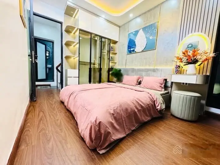 Bán nhà phố Giảng Võ, ngõ nông, 3 gác tránh gần phố, ô tô 35m, dt 44m2 * 5 tầng, giá nhỉnh 8 tỷ