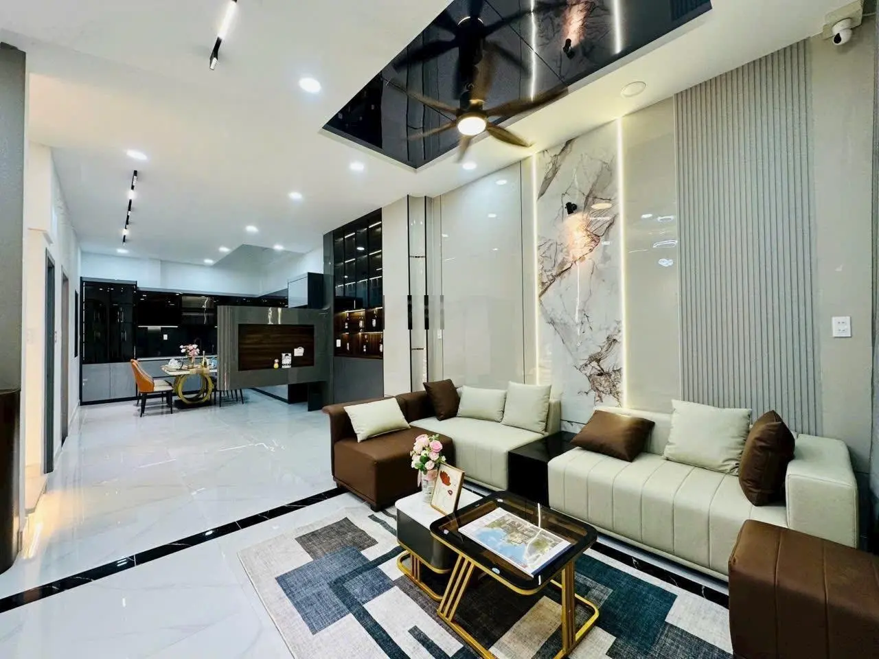 Bán villa tô hiến thành - quận 10 nhà đẹp - ngang đẹp 6,5m - 4 tầng full nội thất xịn xò