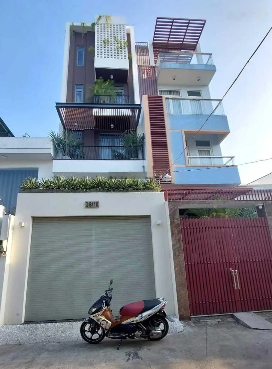 Bán nhà hẻm xe hơi CMT8 vuông vức trệt lửng 3 lầu nhà mới 2023 giá 15 tỷ TL