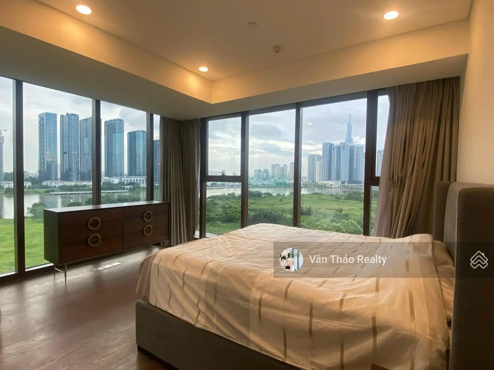 View trực diện sông + Landmark 81 - Căn hộ 4PN Metropole Thu Thiem full nội thất - 2p di chuyển Q1