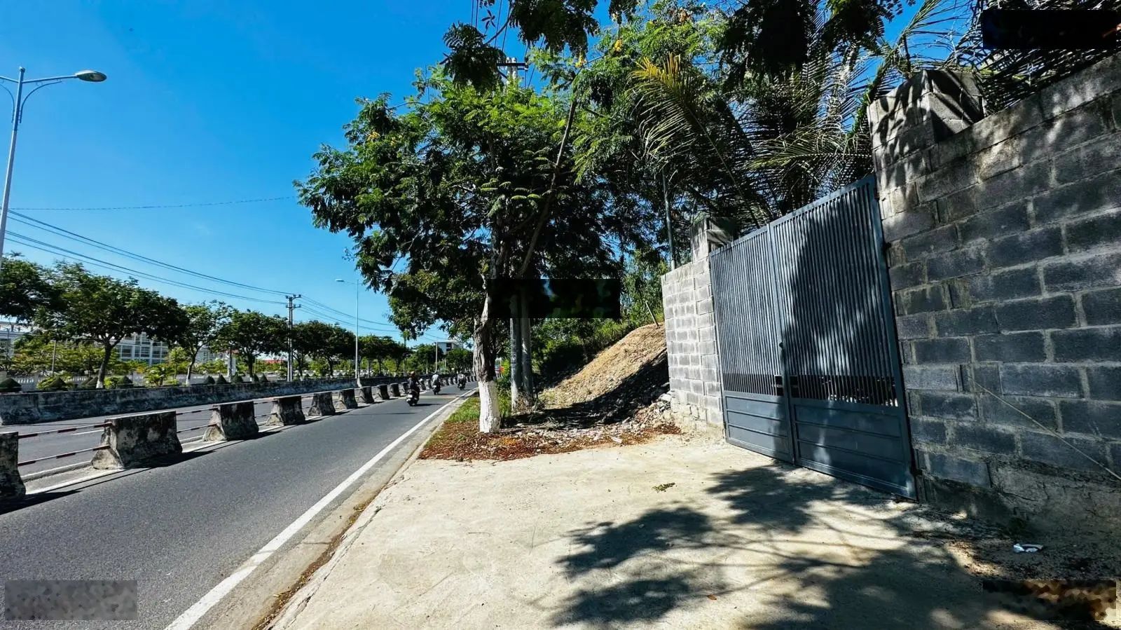 Cần chuyển nhượng lô đất có nhà mặt tiền ĐL Nguyễn Tất Thành DT680m2 (ngang 10m dài 68m) 60m2 TC
