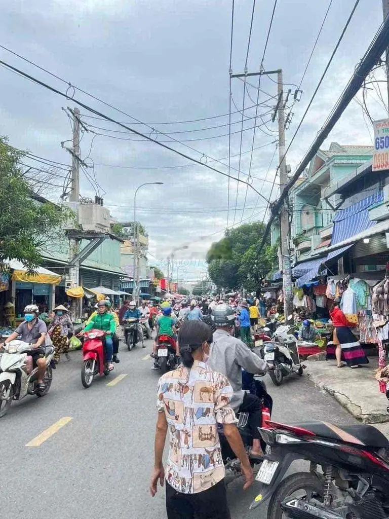 Chính chủ bán nhà mặt tiền đinh đức thiện, bình chánh. dt 130 m2, giá 9.2 tỷ còn thương lượng