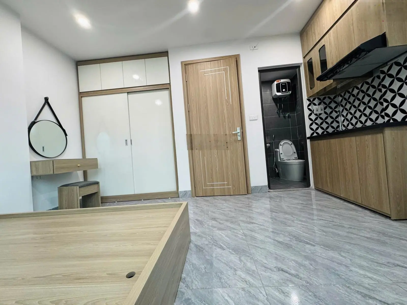 Bán chung cư mini Đình Thôn, doanh thu 80tr, lô góc 3 thoáng thang máy nhập khẩu 68m2 giá 14.7tỷ