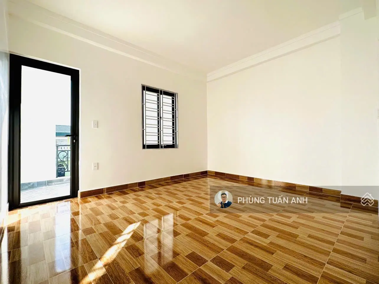 Bán nhà cao cấp vừa xây mới ô tô đỗ cửa tại Khúc Thừa Dụ - giá ưu đãi
