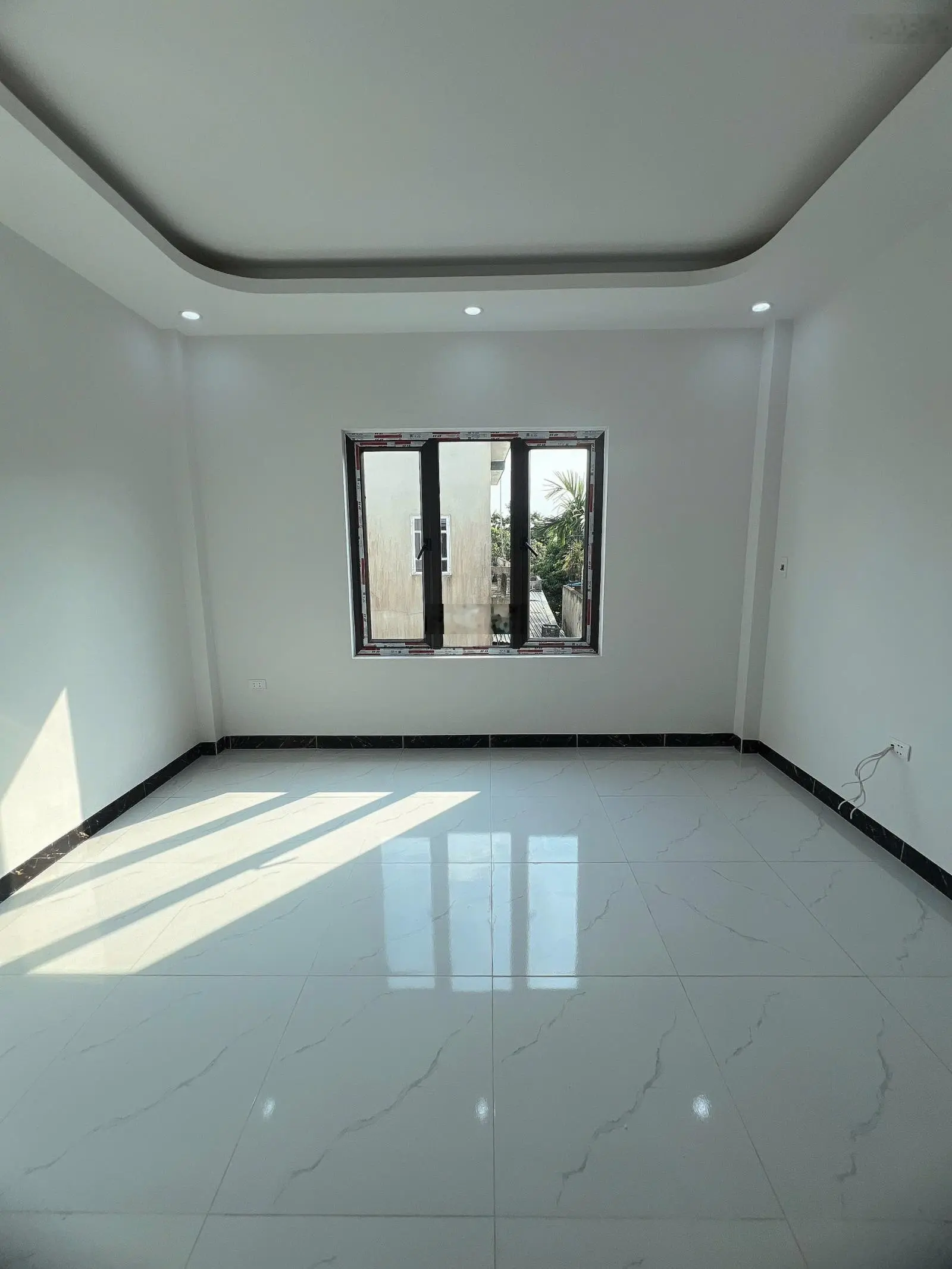 Giá rẻ nhất đại thành. bán căn 3 tầng*40m2. ngõ rộng, có sân riêng.nằm ngay trục đường liên huyện.