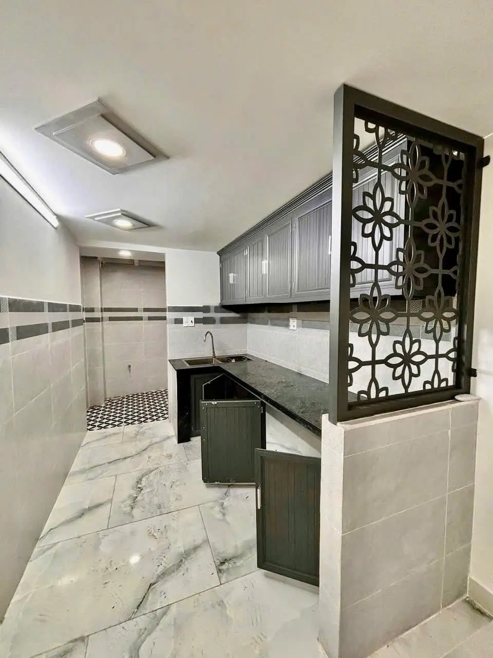 Q4 nhà MT hẻm 3m. SHR 49.5m2. 3tầng BTCT. KDC dân trí cao tiện KD mua bán. Chỉ 4.2tỷ còn TL
