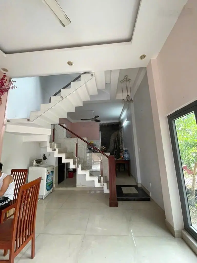 Nhà 3 tầng, hẻm xe hơi đường Gò Cát, P. Phú Hữu Quận 9 giá 4,95 tỷ/53m2