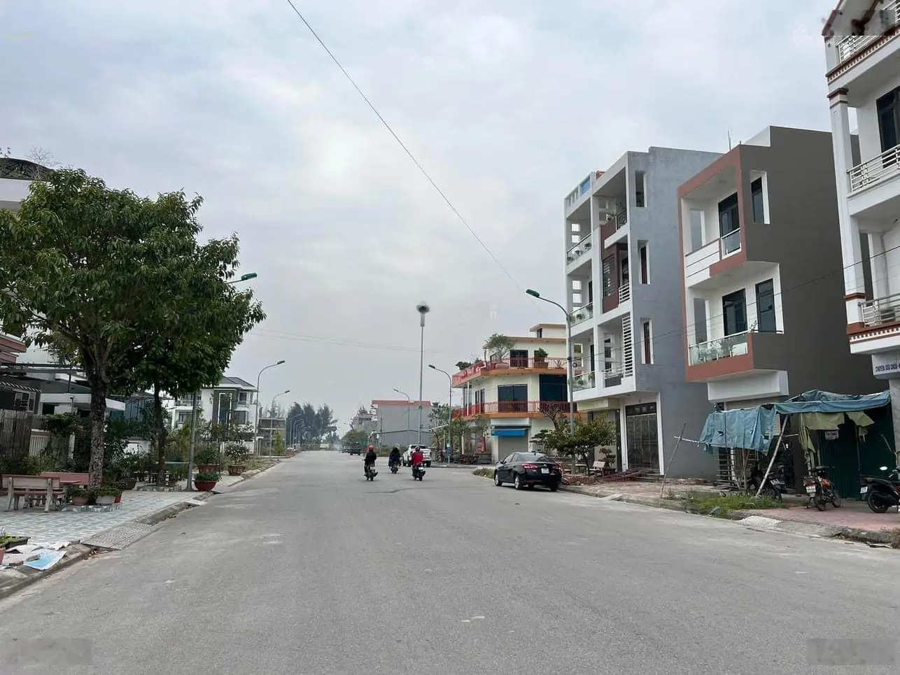 Cần bán lô đất liền kề tại Quốc lộ 37, Tứ Minh, Hải Dương. Diện tích 60m2, giá 2,35 tỷ