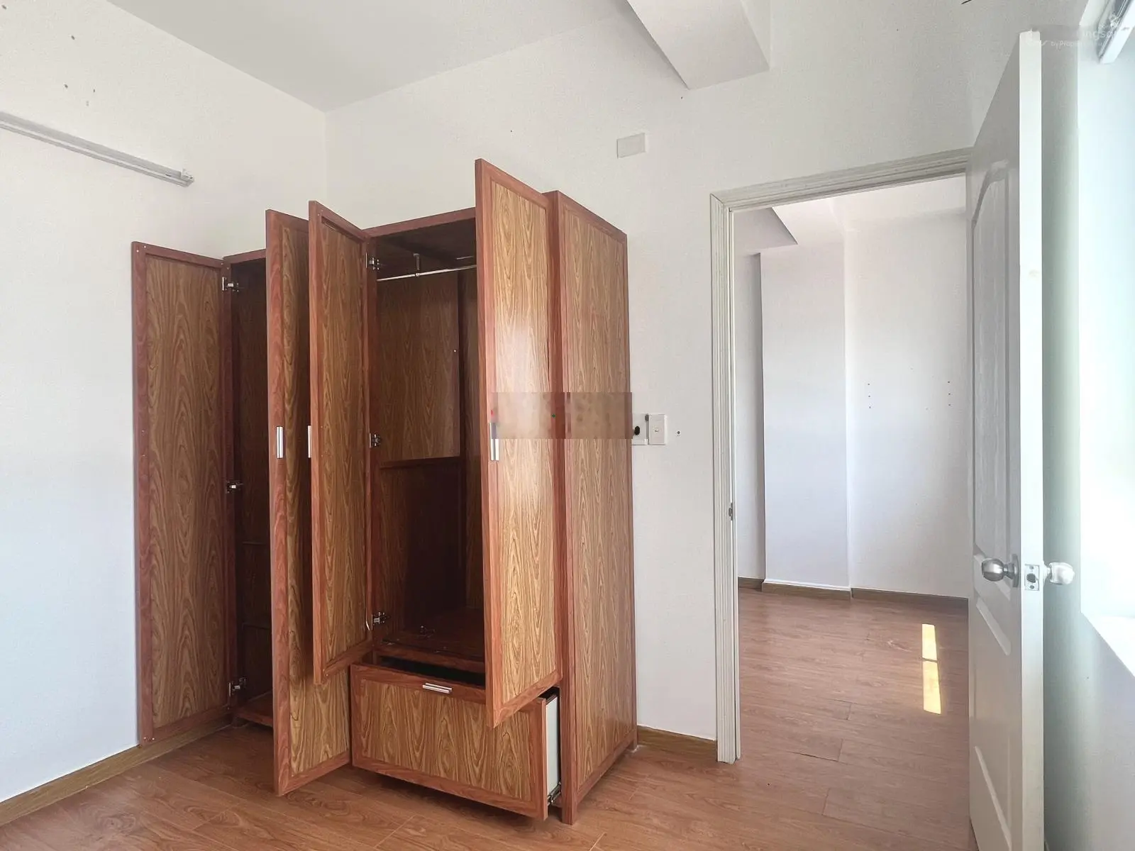 Cần bán căn chung cư 60m2 2PN trung tâm Phan Thiết giá 1.1 tỷ, sổ sẵn, view đẹp, LH 0987 880 ***