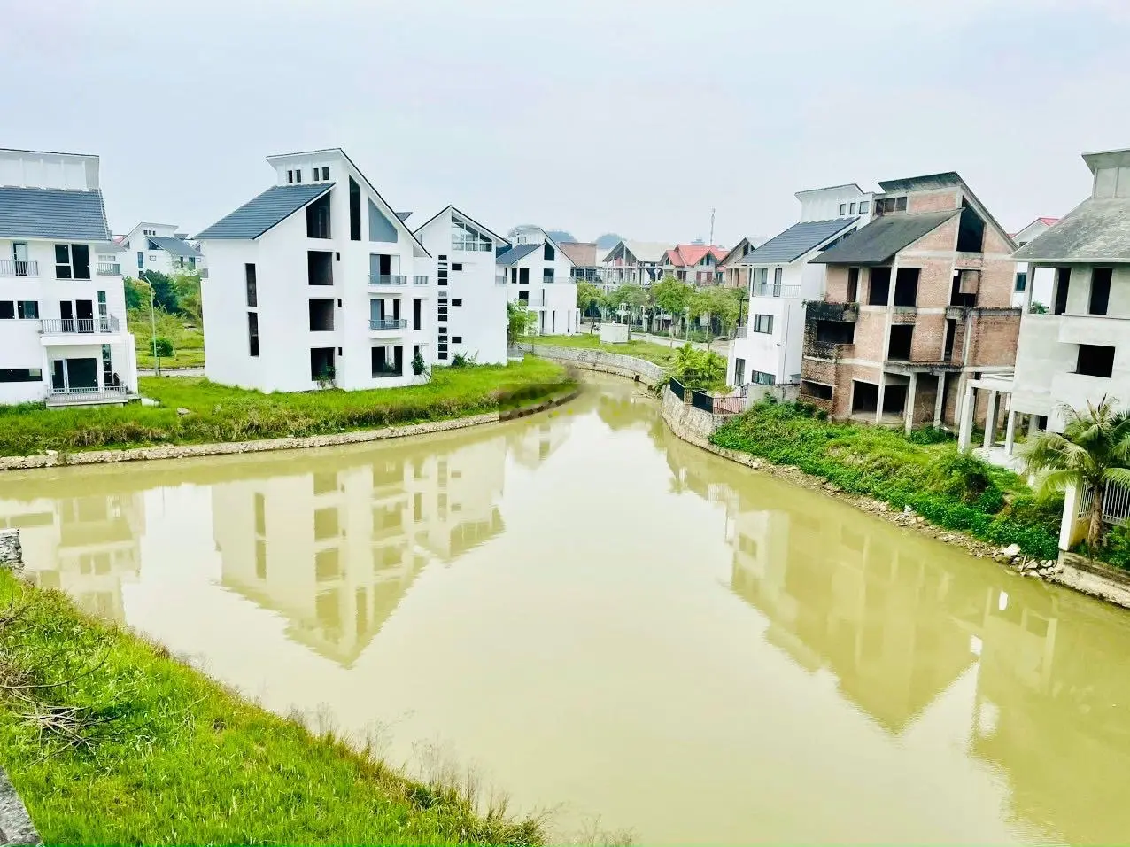 Siêu phẩm View Hồ cực đẹp 300m2. LH 0962 204 ***