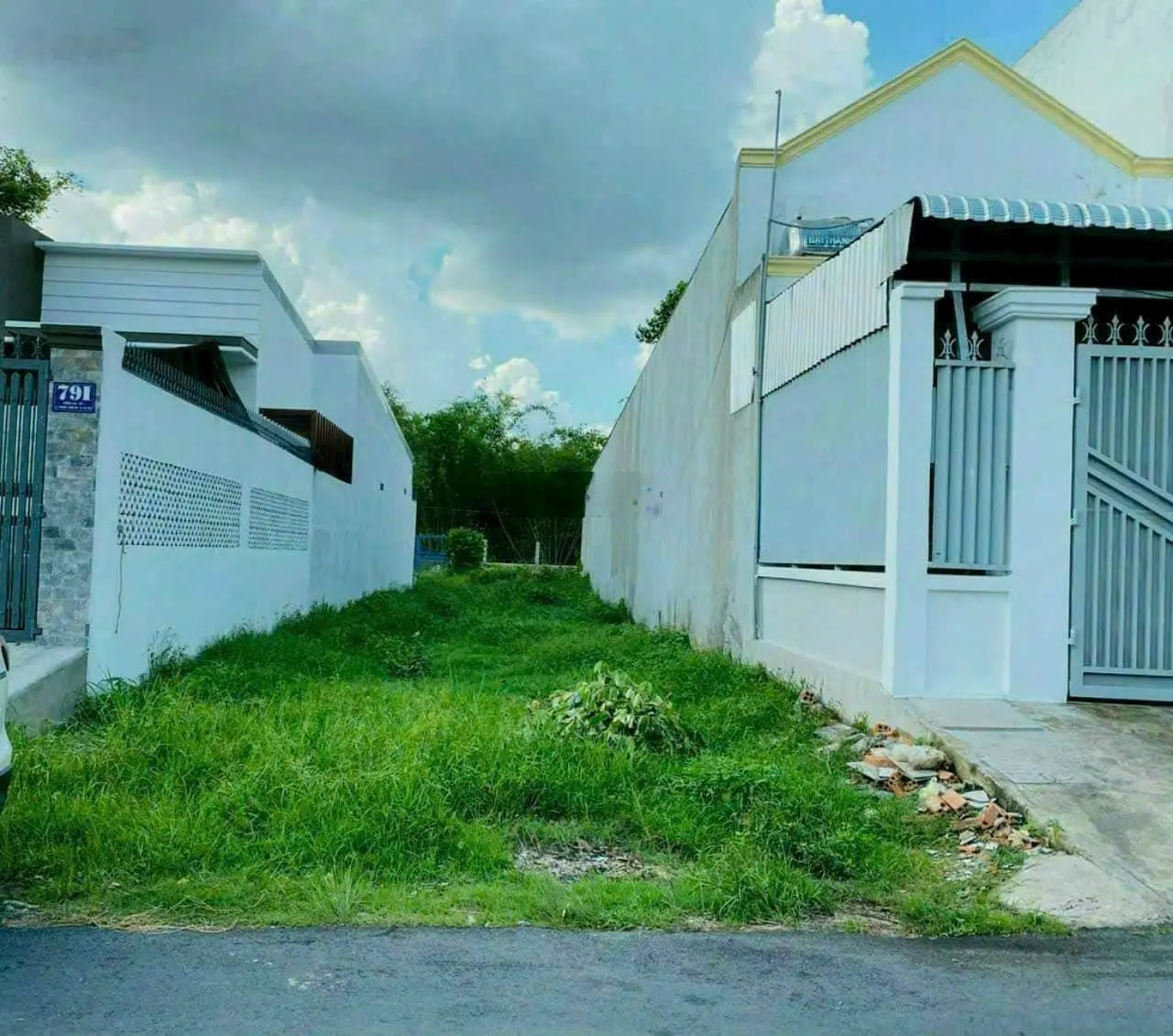 Hàng thơm giá rẻ lô đất MT đường ở thị trấn Củ Chi 100m2 full TC