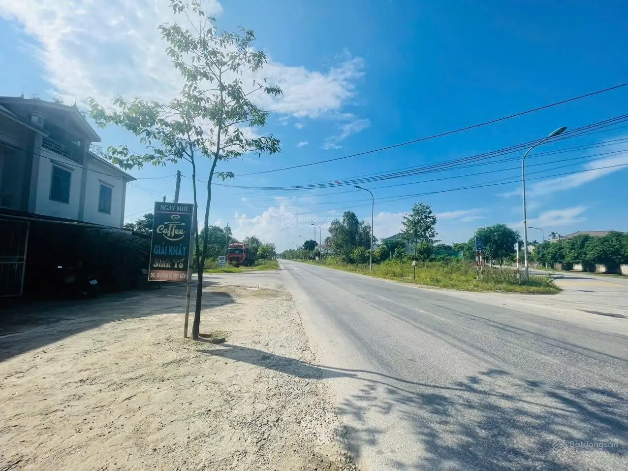 Ra hàng mặt đường 35m Nghi Đức