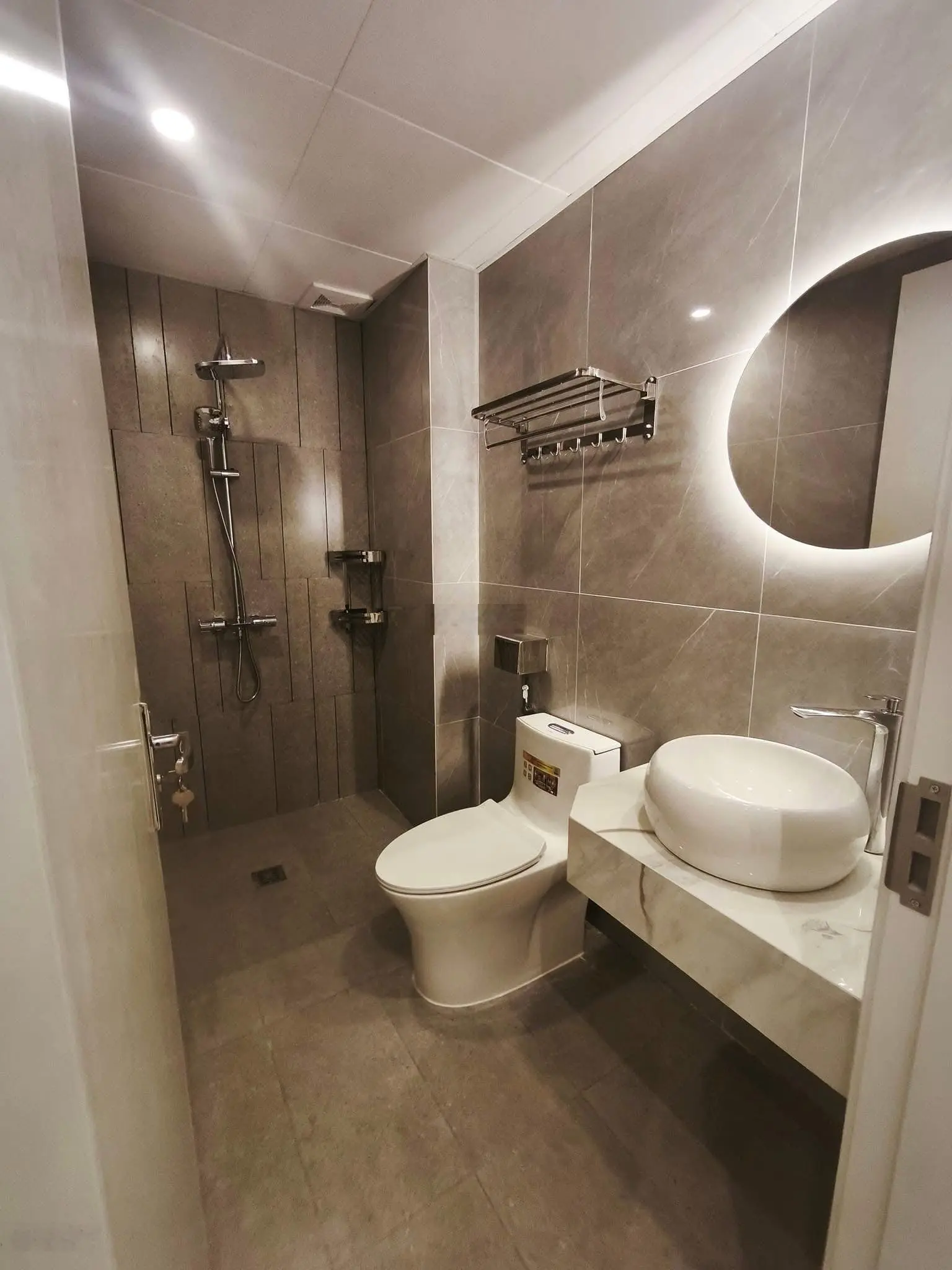 Chín chủ bán nhà 6 tầng thang máy xây mới tại Mễ Trì Miếu Đầm
