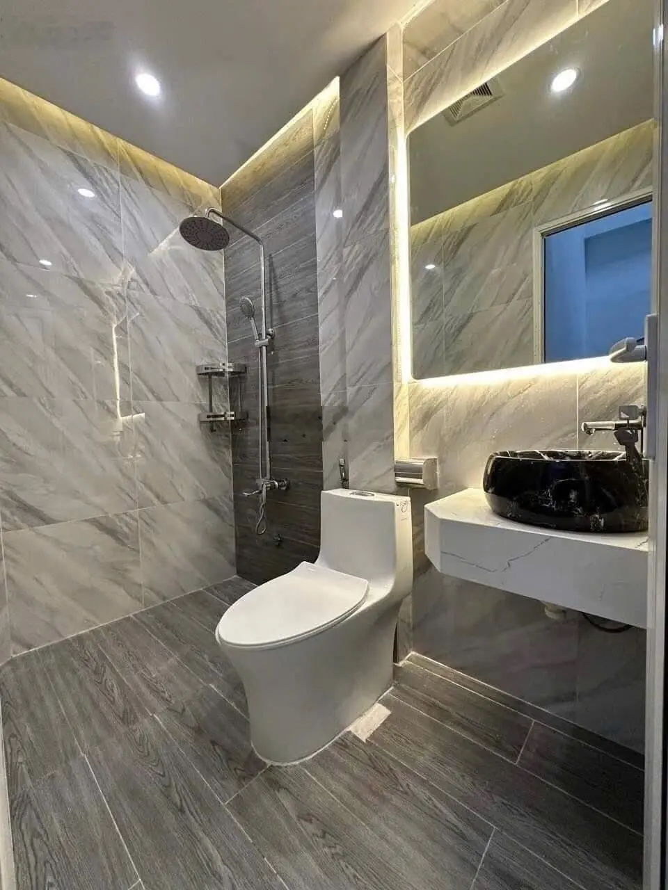 Ô tô ngủ trong nhà mặt tiền rộng nhà đẹp vừa ở vừa kinh doanh 57 m -4 tầng chi 17.95 tỷ