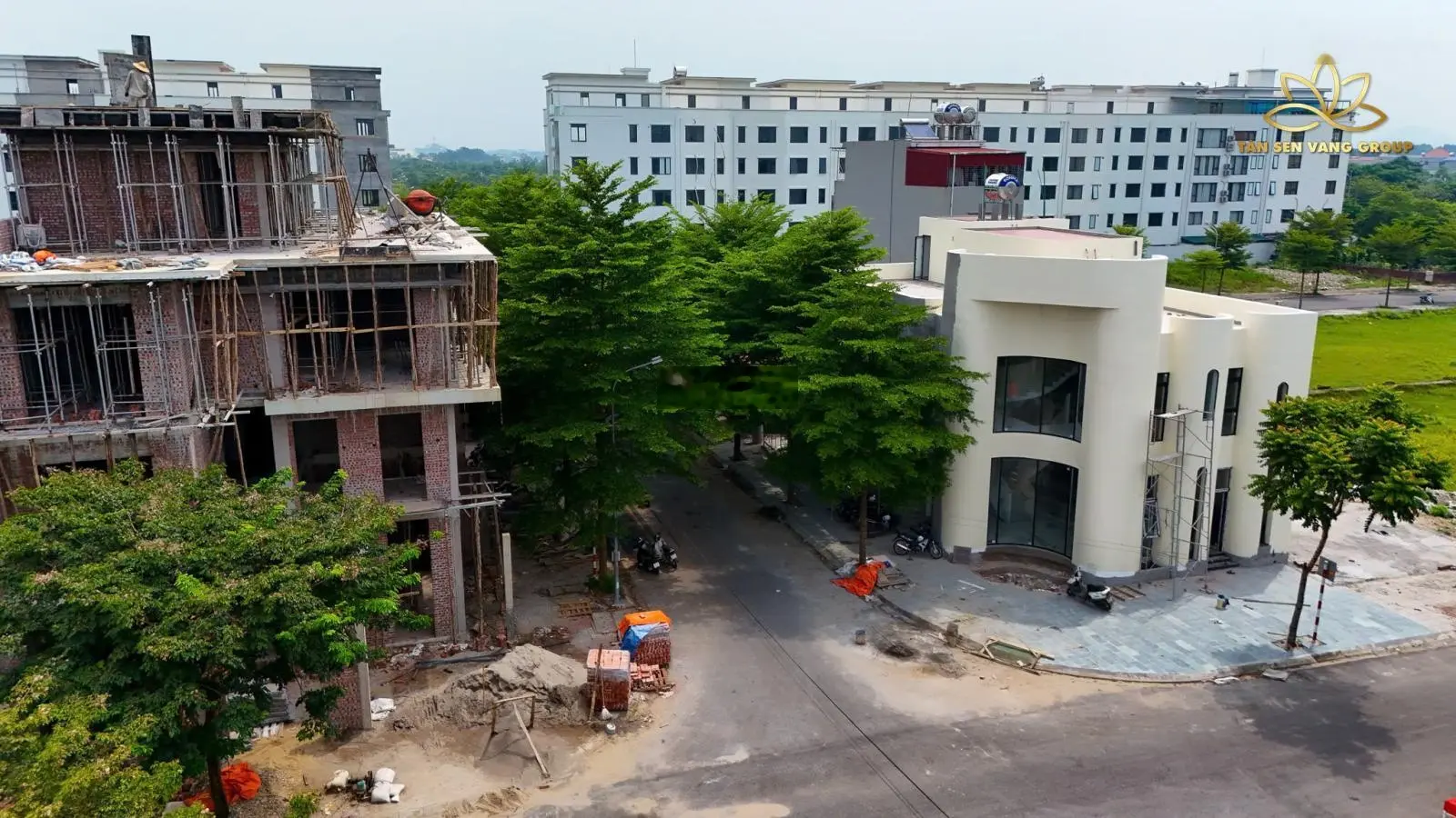 Bán lô đất làn 2 KĐT Vườn Hồng, giá cực tốt LH 0326 569 ***