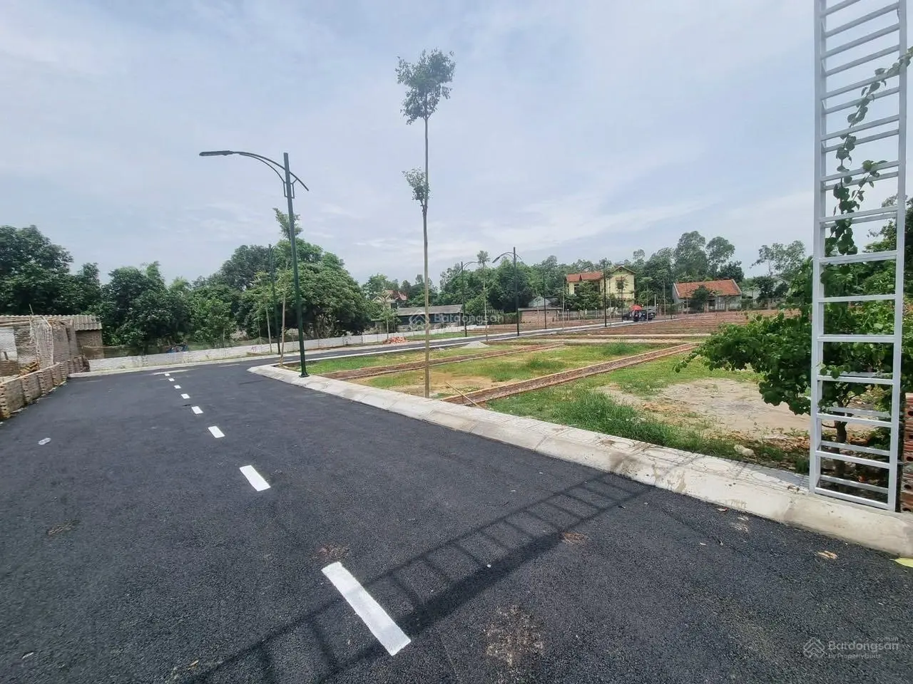 Chính chủ cần bán đất lô góc diện tích 75m2 đường 2 xe tải tránh ở Phú Ninh, Minh Phú, Sóc Sơn