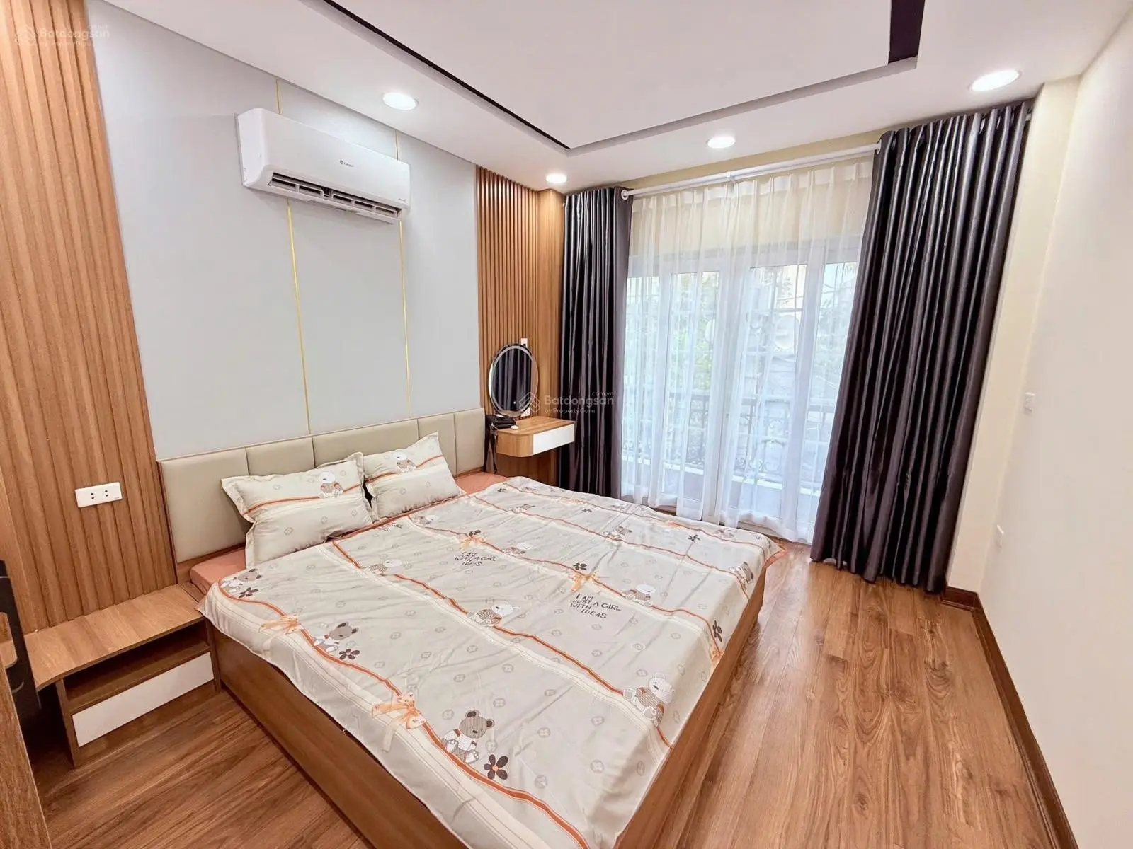 Bán nhà Phương Canh cạnh Trịnh Văn Bô - ô tôo đỗ cửa 50m2 - 4 tầng, full nội thất - giá 6.x tỷ
