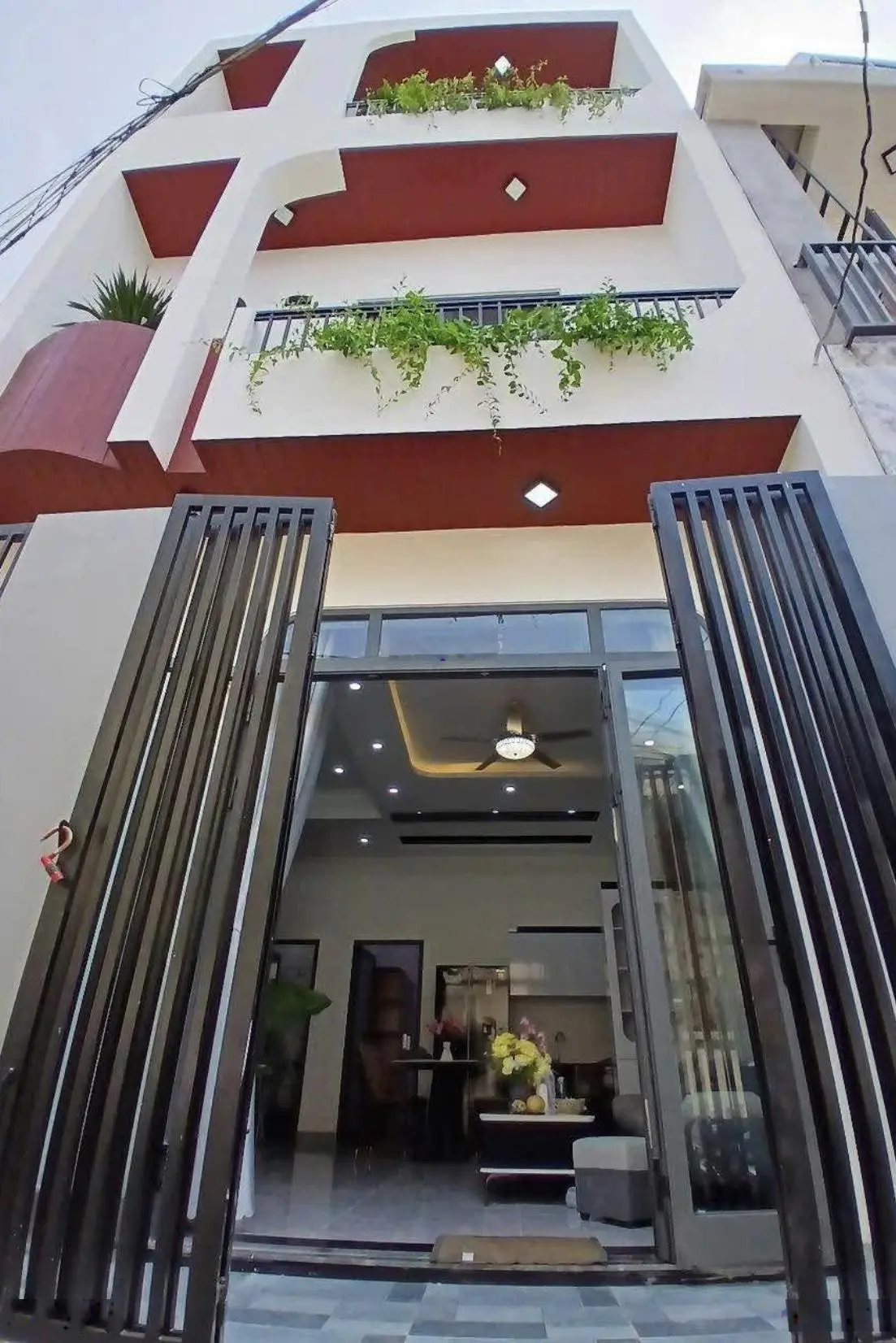 Hàng hiếm tại Nguyễn Chí Thanh, 15,5 tỷ, 48m2, 3PN + 3WC, mặt tiền kinh doanh