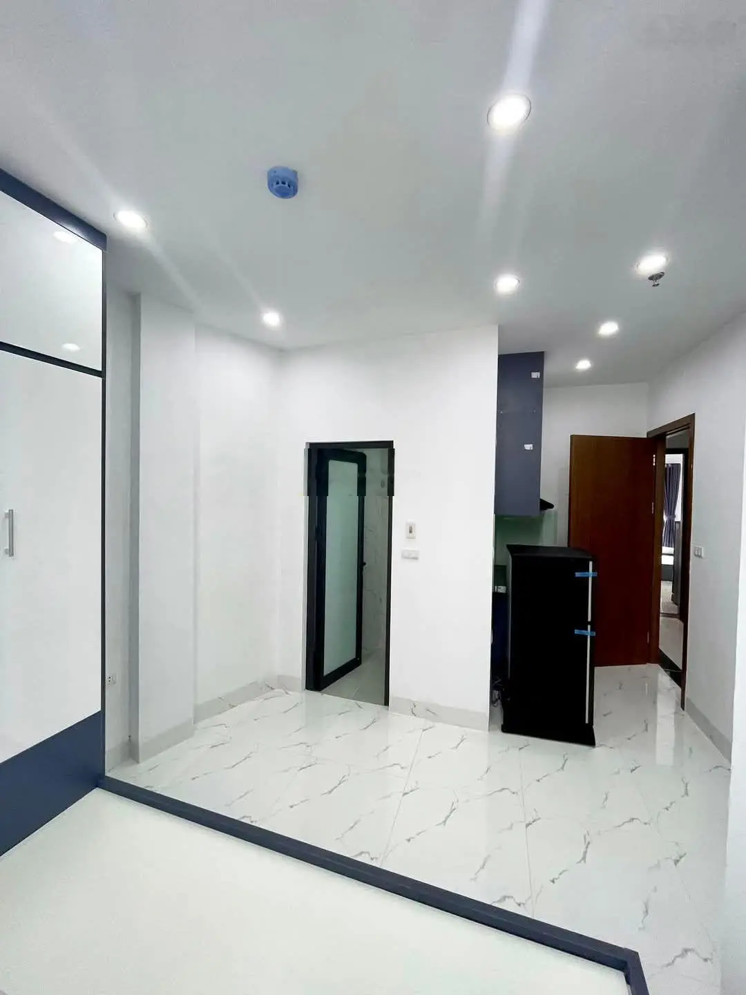 Bán tòa CCMN phố Hoàng Mai 68m2 * 6 tầng * 12 phòng full đồ. Doanh thu đạt 50tr/ tháng
