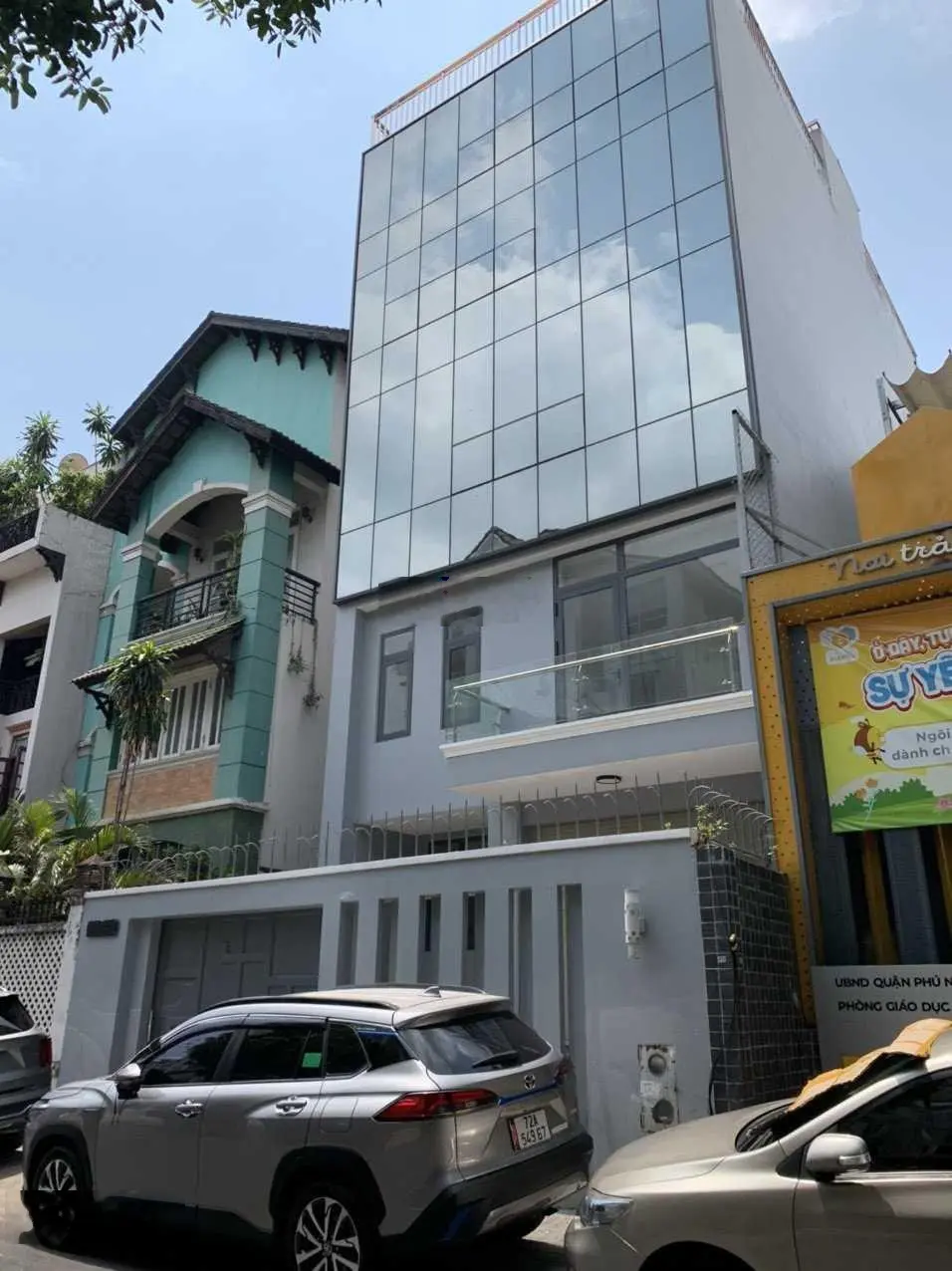 Bán toà nhà siêu khan hiếm mặt tiền Hoa Lan - Q. Phú Nhuận, DT: 8x18, hầm 4 tầng, 52 tỷ
