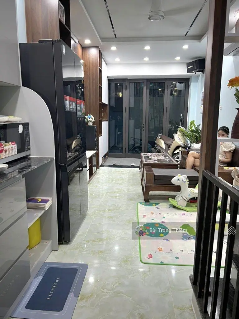 Bán nhà dân xây 6 tầng 4 phòng ngủ ở sài đồng, long biên ngõ thông full nội thất sổ đỏ chính chủ