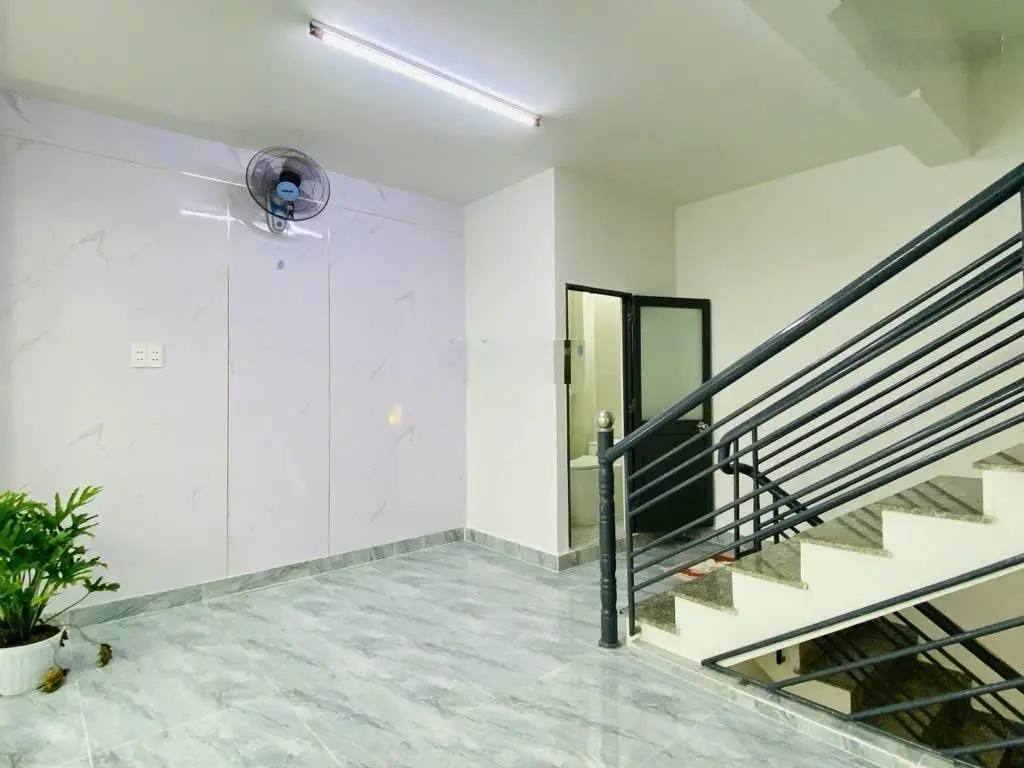 Bán nhà đối diện bệnh viện Q12 giá tốt HXH thông Tân Thới Hiệp - 3 tầng - tặng full nội thất