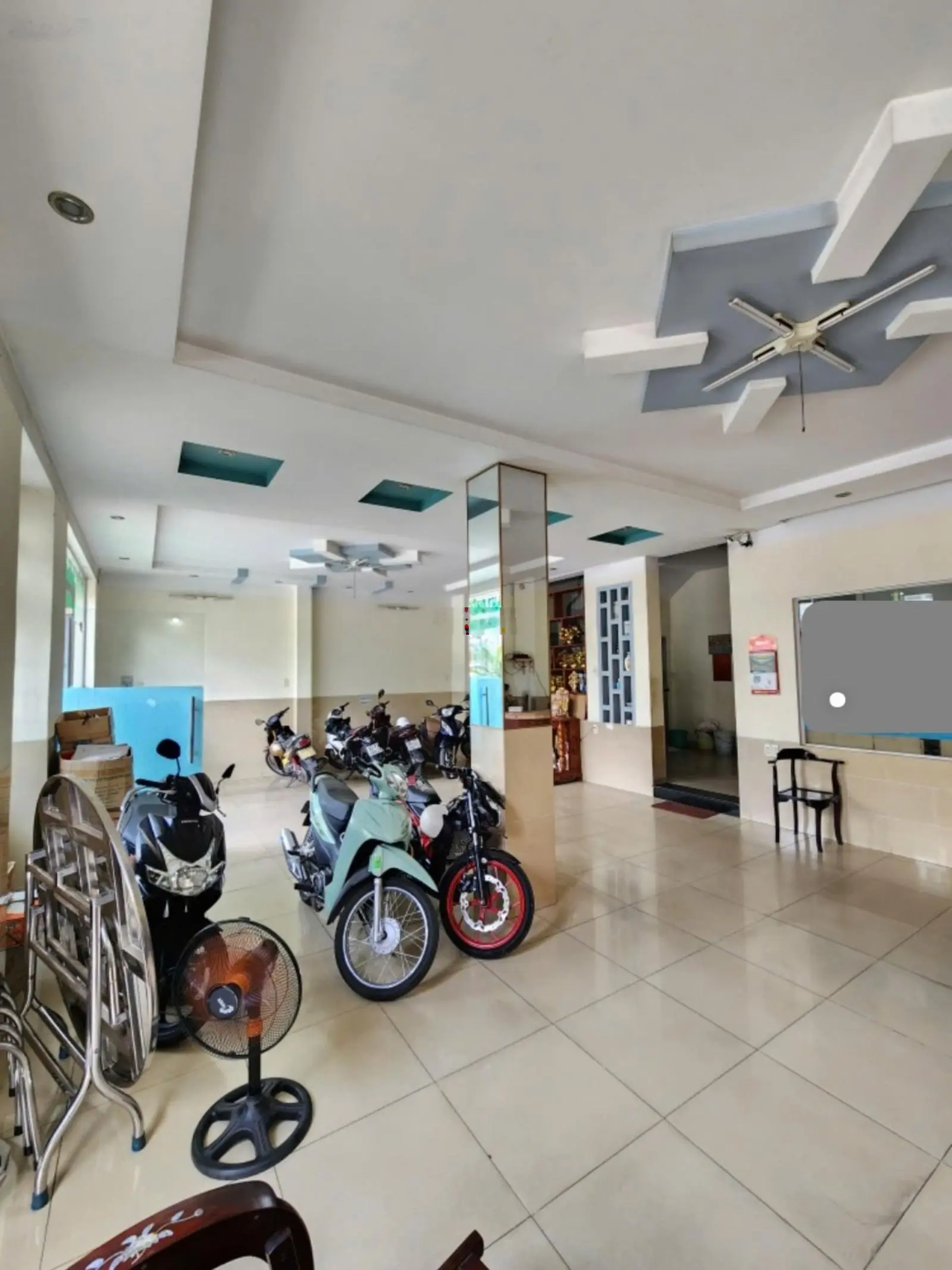 Bán khách sạn 10x20m thu nhập 80 triệu/tháng ngay Vincom Dĩ An, P. Dĩ An