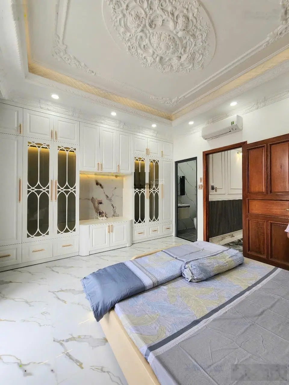 Bán nhà mới xây - tân cổ điển - xe hơi - Huỳnh Tấn Phát - thị trấn Nhà Bè