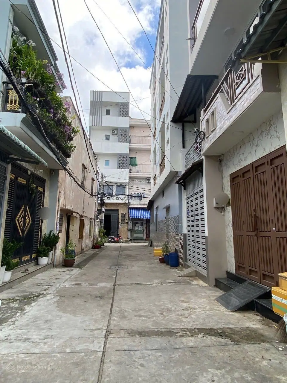Nhà ngay Lê Văn Quới - Mã Lò, hẻm xe tải, 2 tầng chỉ hơn 2 tỷ
