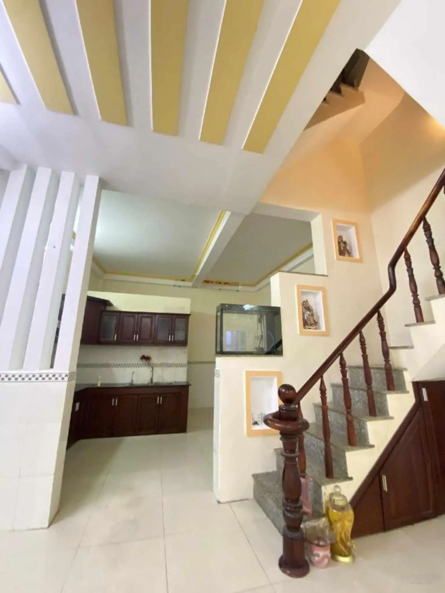 Bán nhà gấp chủ ngộp bank Quận 8 - hẻm xe hơi - nhà mới đẹp - ngang 5.8m - 86m2 - chỉ 6.1 ty