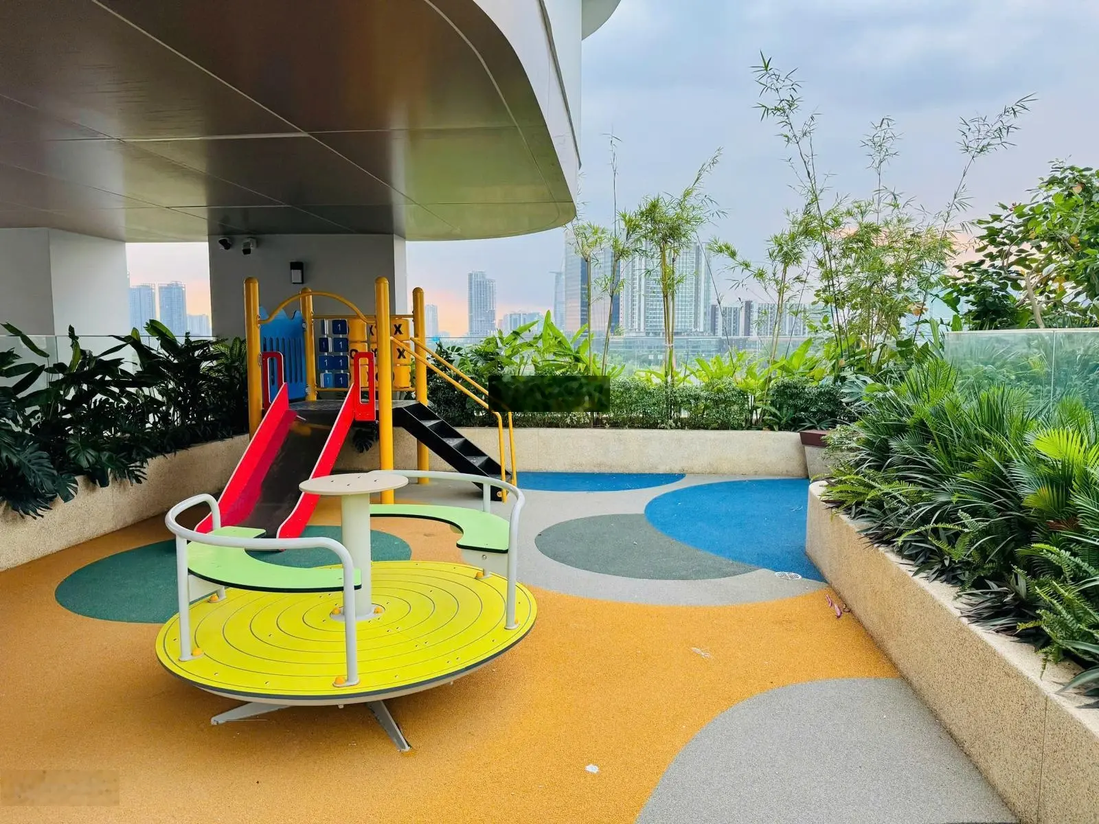 Bán 2 phòng ngủ zeit river thủ thiêm 90m2 view hồ bơi nội khu đẹp giá đầu tư net giá gốc 14ty380