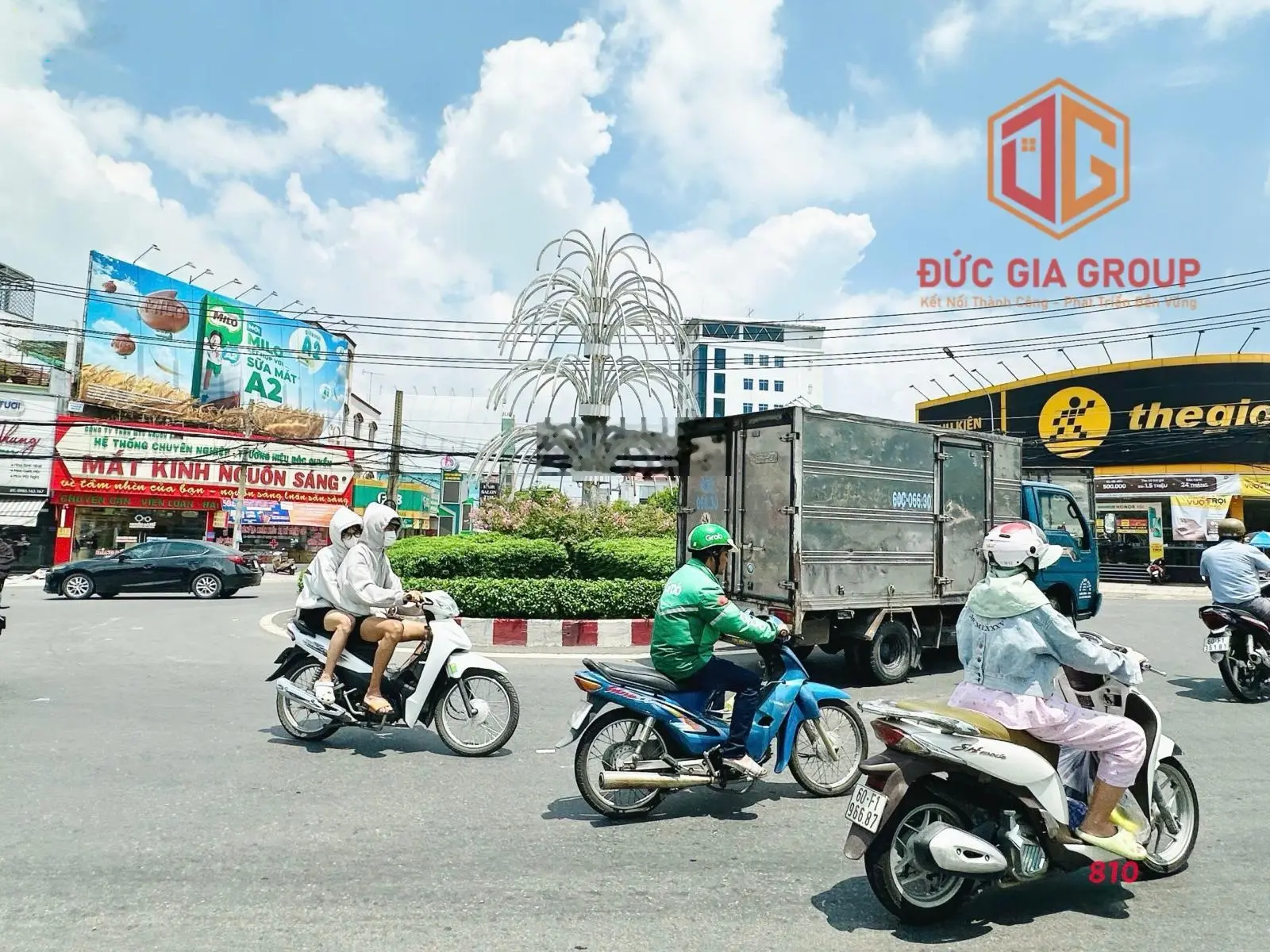 Bán nhà hoàn thiện 4 tầng, mặt tiền đường Đồng Khởi 6m4 x 56m, full thổ cư giá 30 tỷ!