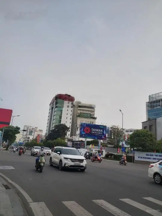 Bán gấp mặt tiền Ung Văn Khiêm, P25, Bình Thạnh, 9 x 69m, DT 580m2, gần D2, giá 65 tỷ- 0938 725 ***