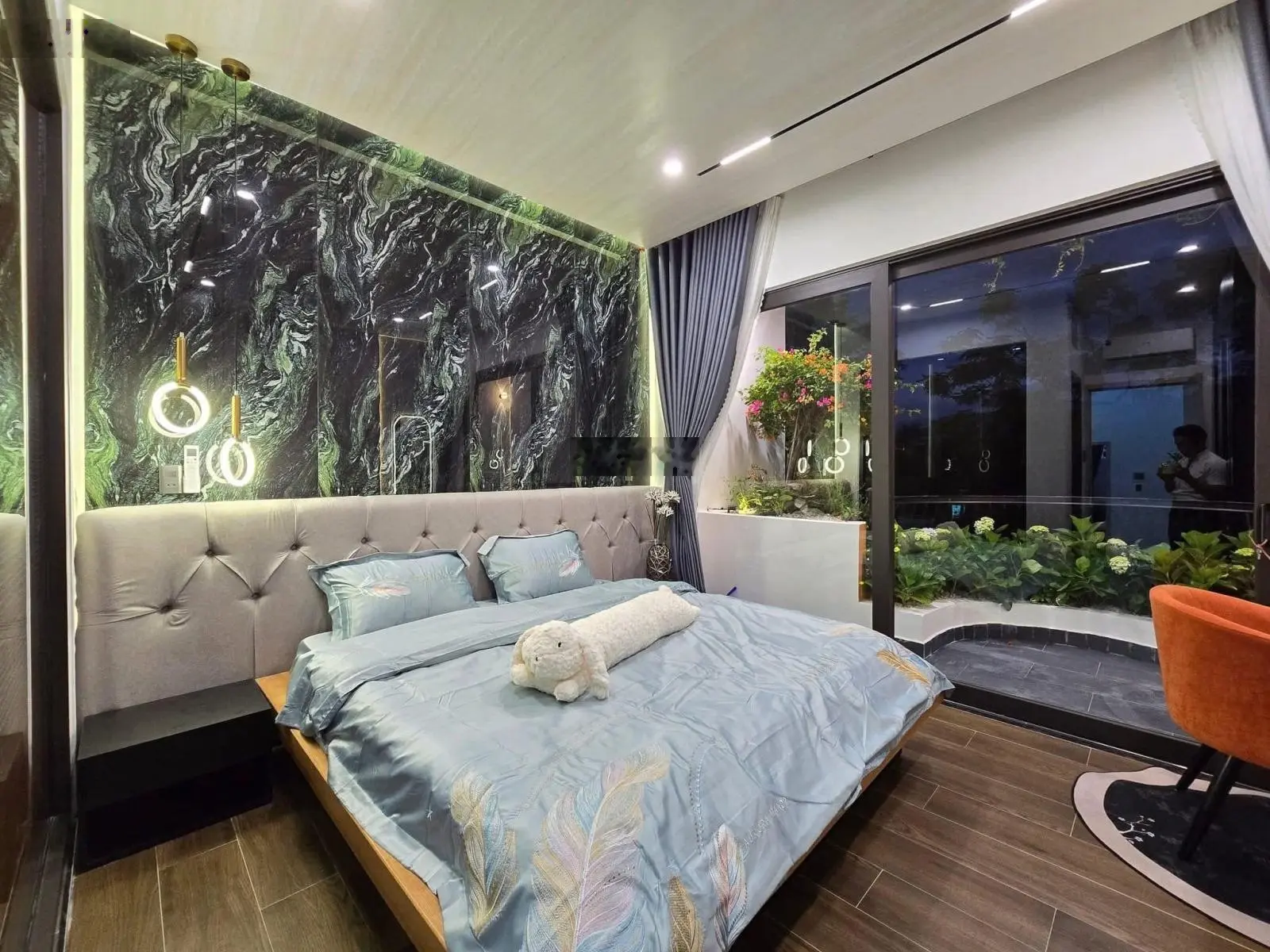 Nhà 3 tầng mt đường chúc động hoà minh.lc